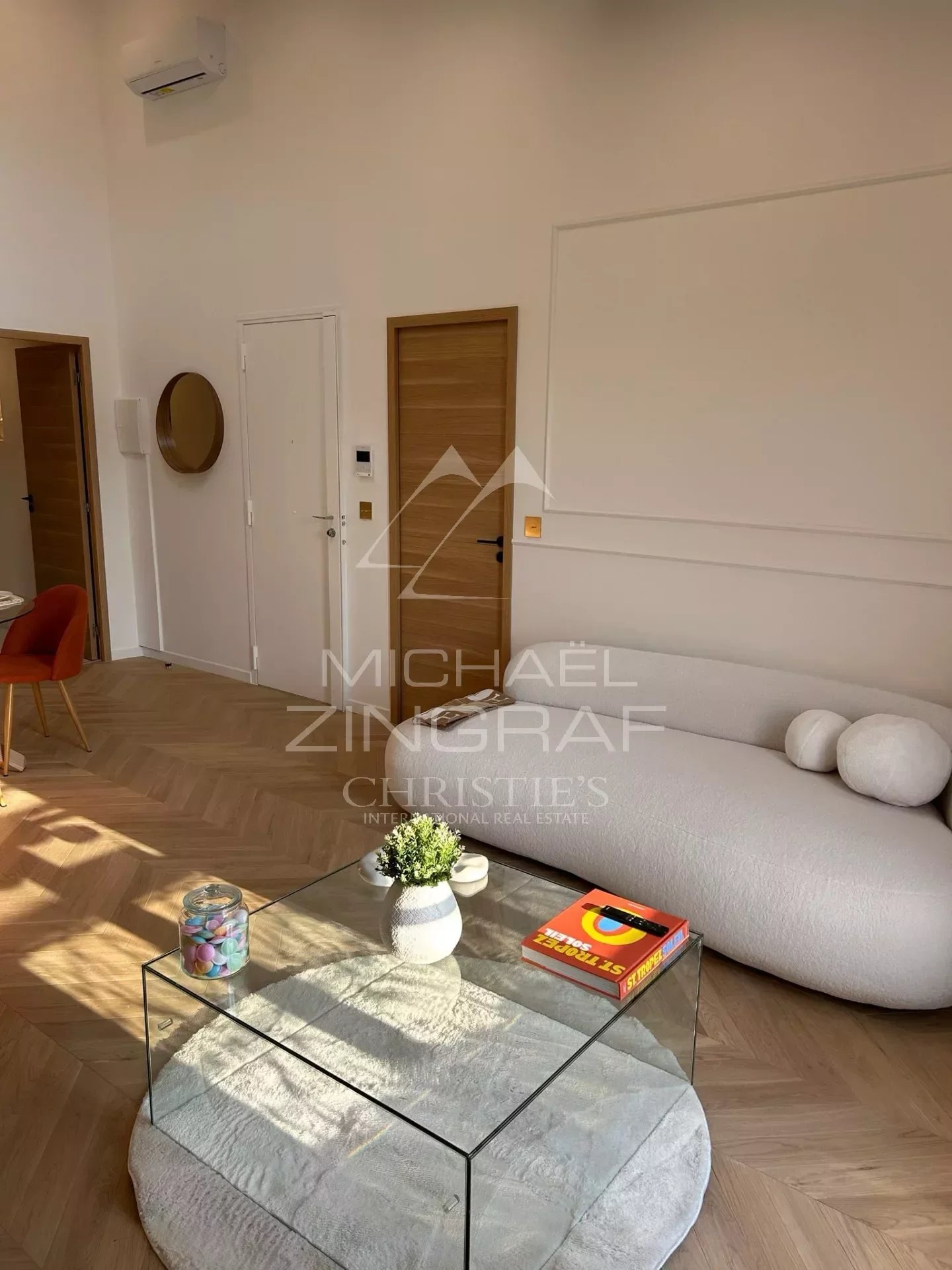 Stunning 3-Bedroom Loft-Style Apartment - Old Town Antibes