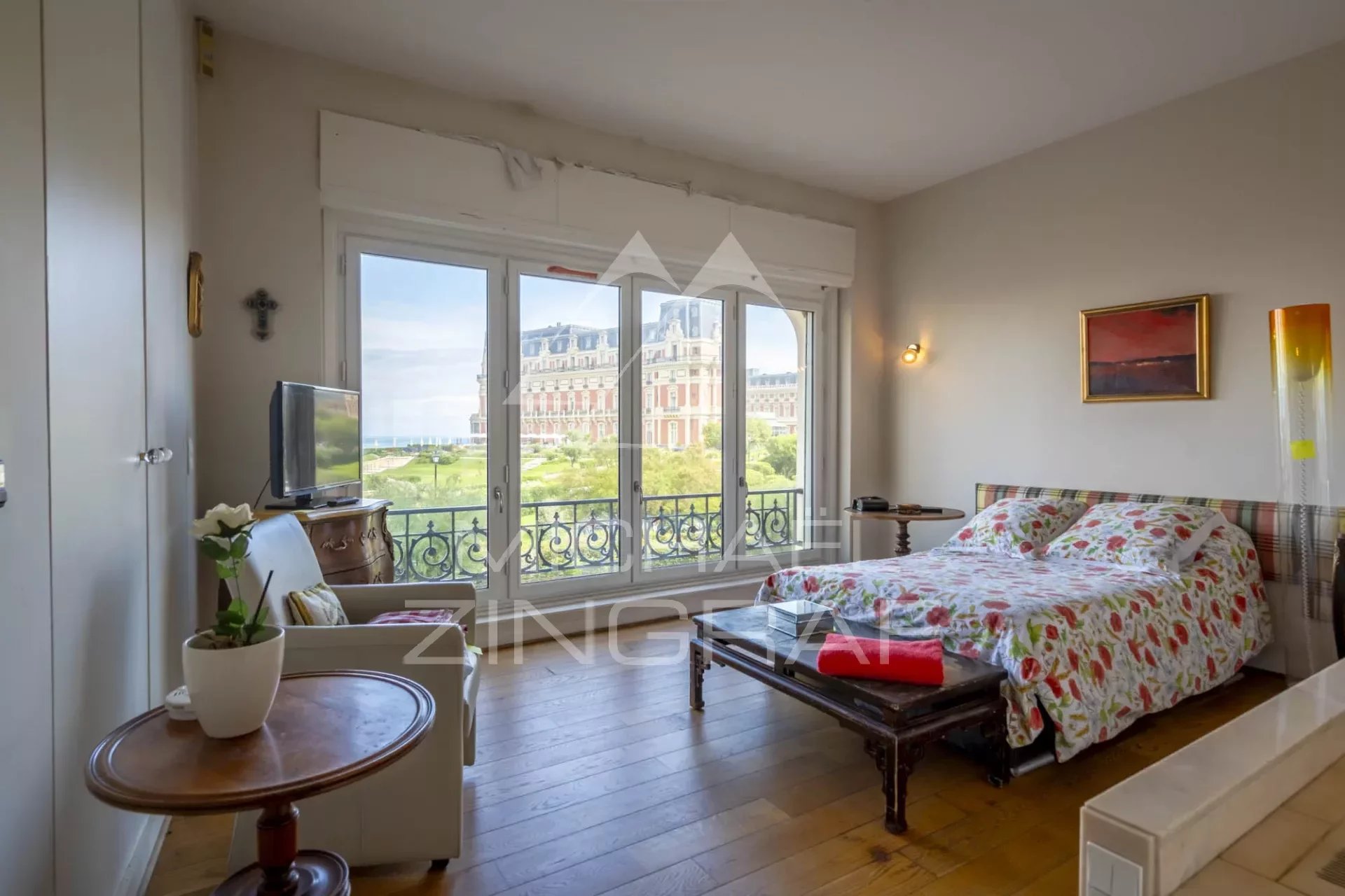 Sublime frontline flat with sea and Palace views heart of Biarritz