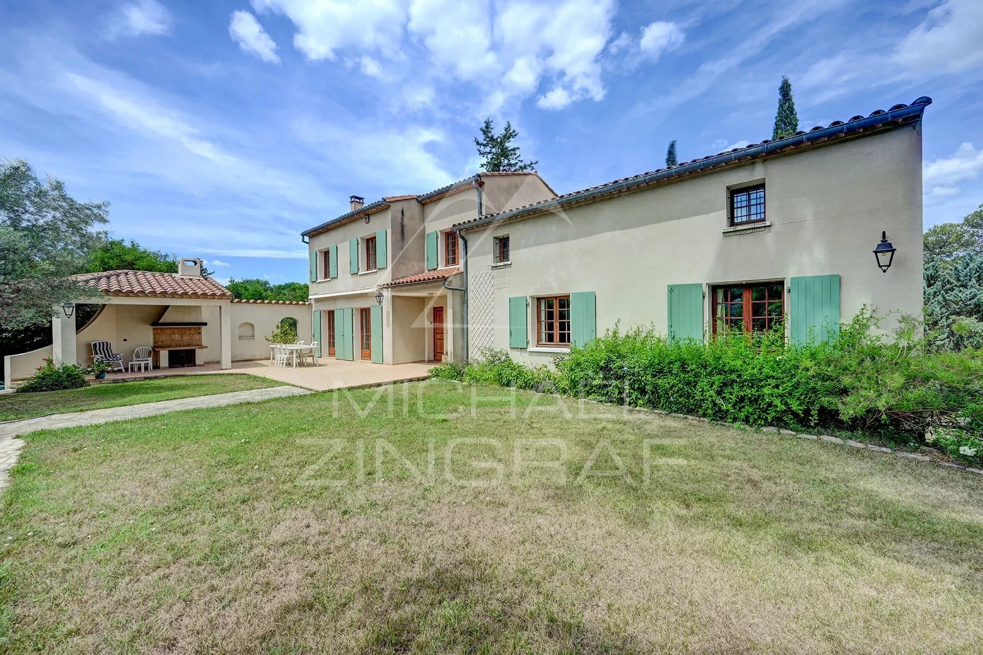 Nîmes : Belle maison familiale