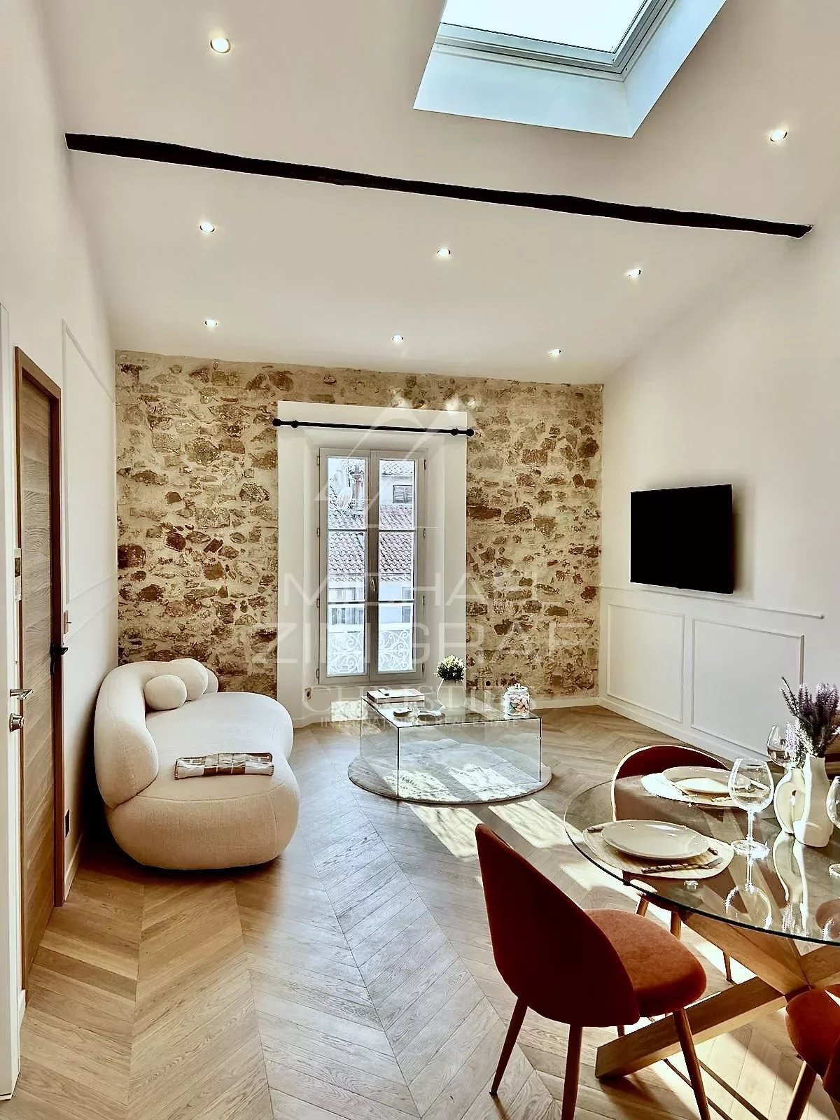 Magnifique Appartement 3 Pièces en Dernier Étage - Vieil Antibes