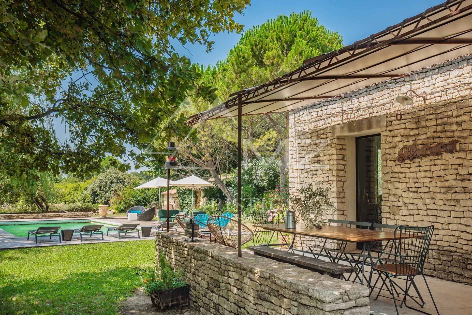 Gordes : Magnifique Villa en Pierres