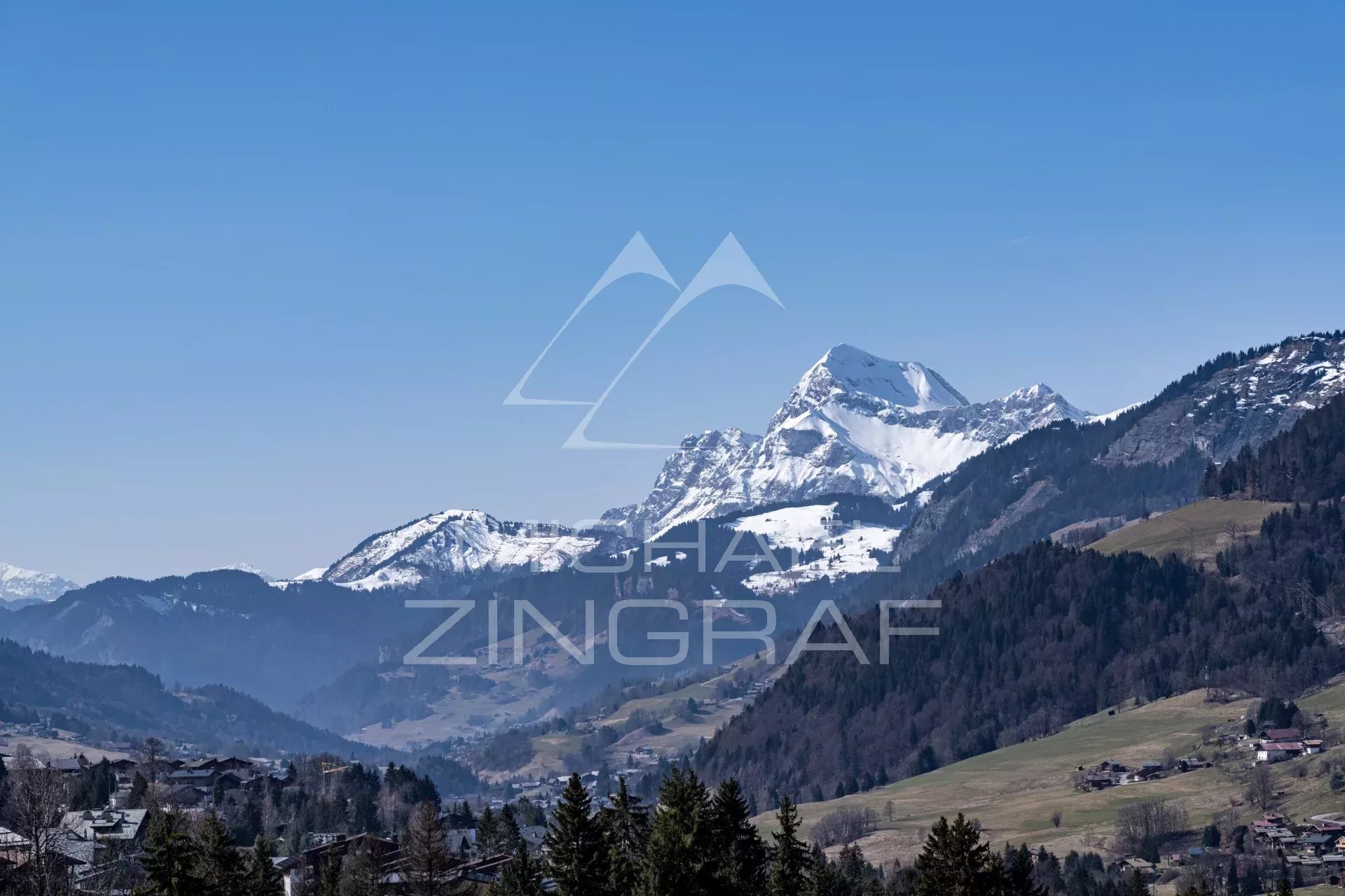 Altholzchalet, ruhig, Aussicht, einzigartige Lage in der Nähe des Dorfes