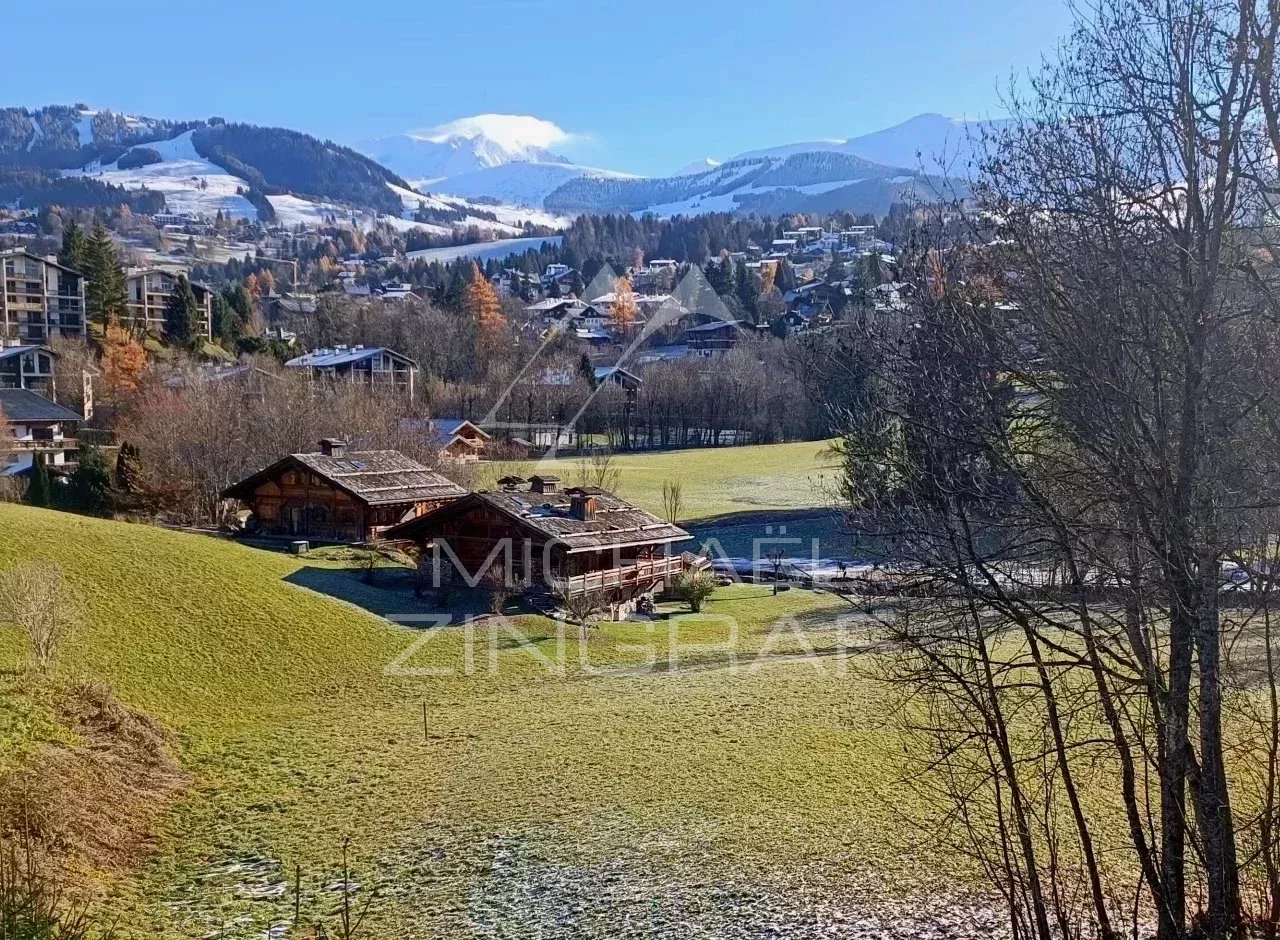 Chalet à l'entrée de Megève de trois appartements à rénover - Centre à pieds