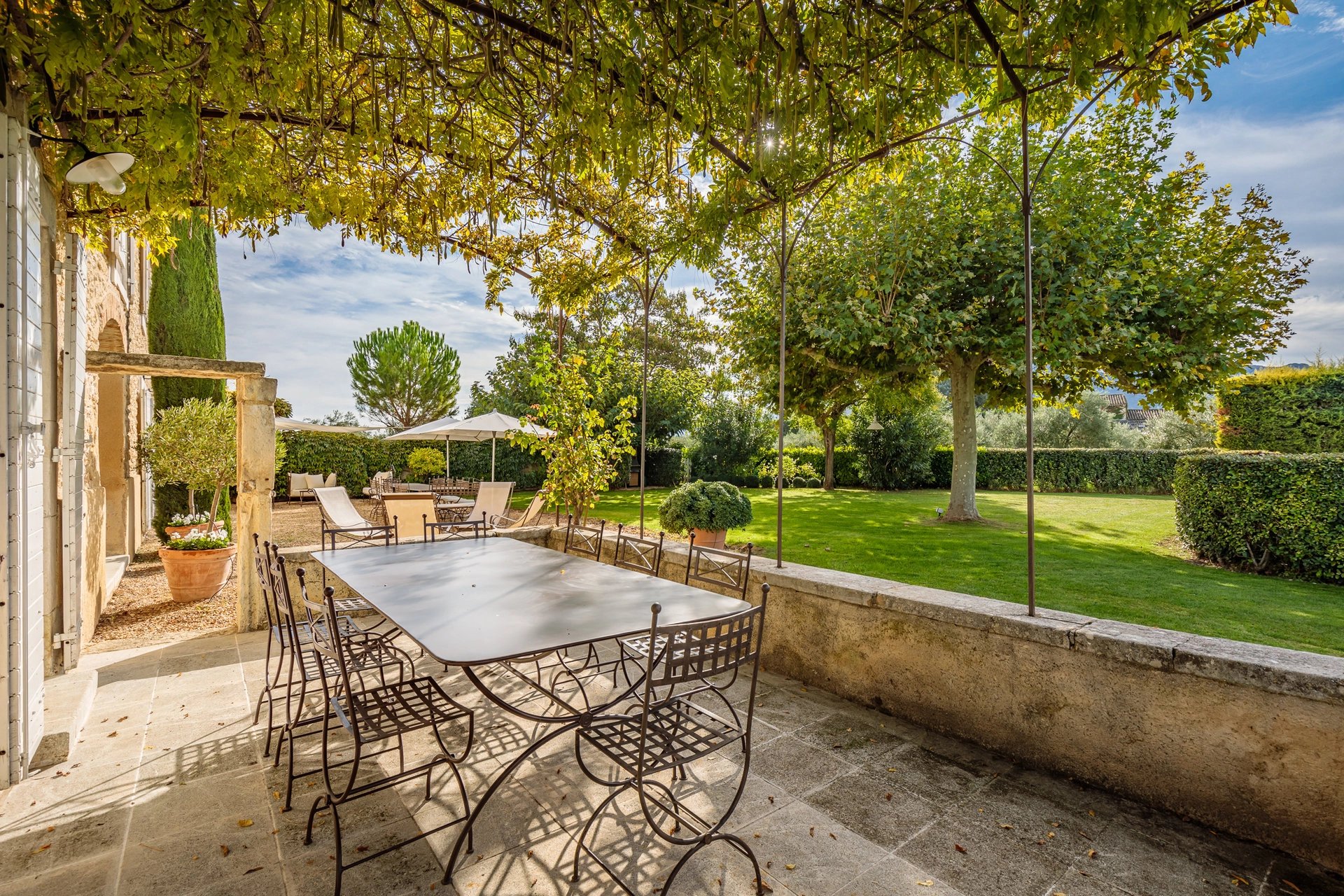 Luberon - Beautiful farmhouse with heated pool