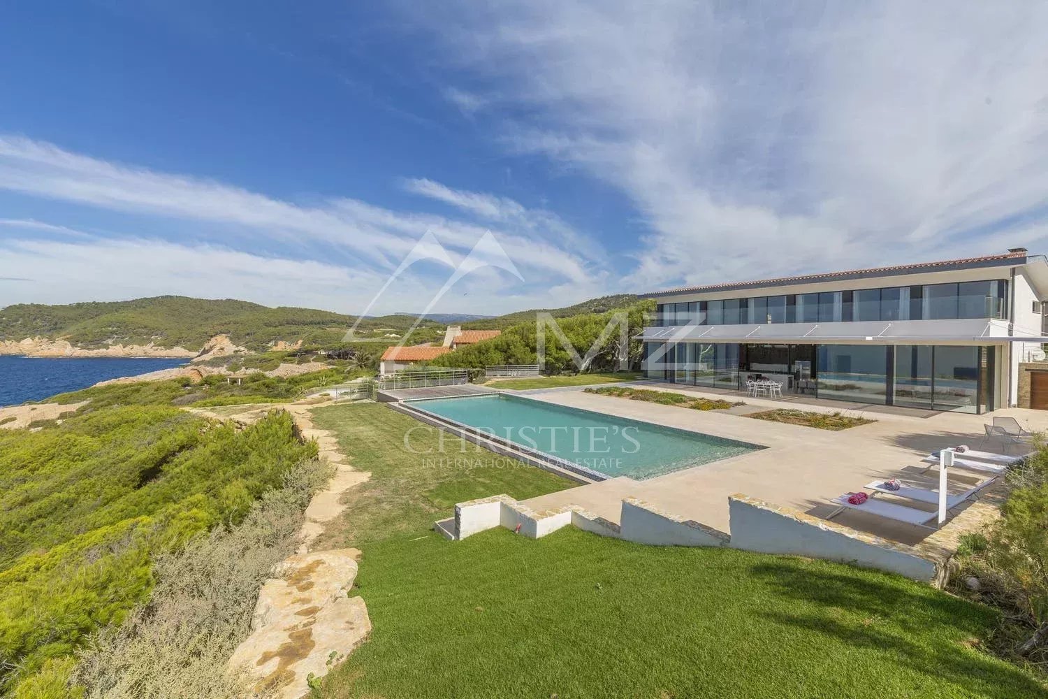 VILLA CONTEMPORAINE VUE MER DOMAINE PRIVE