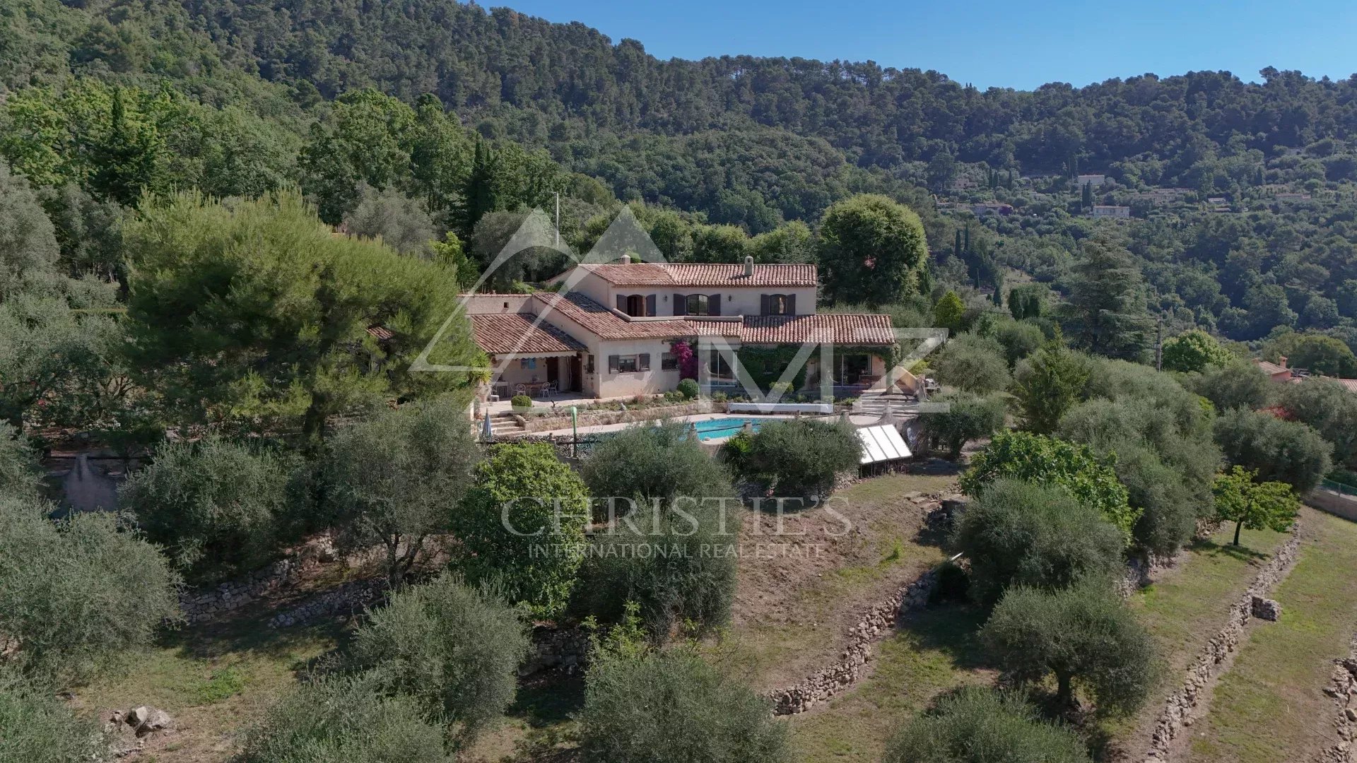 7/8p villa in a quiet area with sea and olive grove view