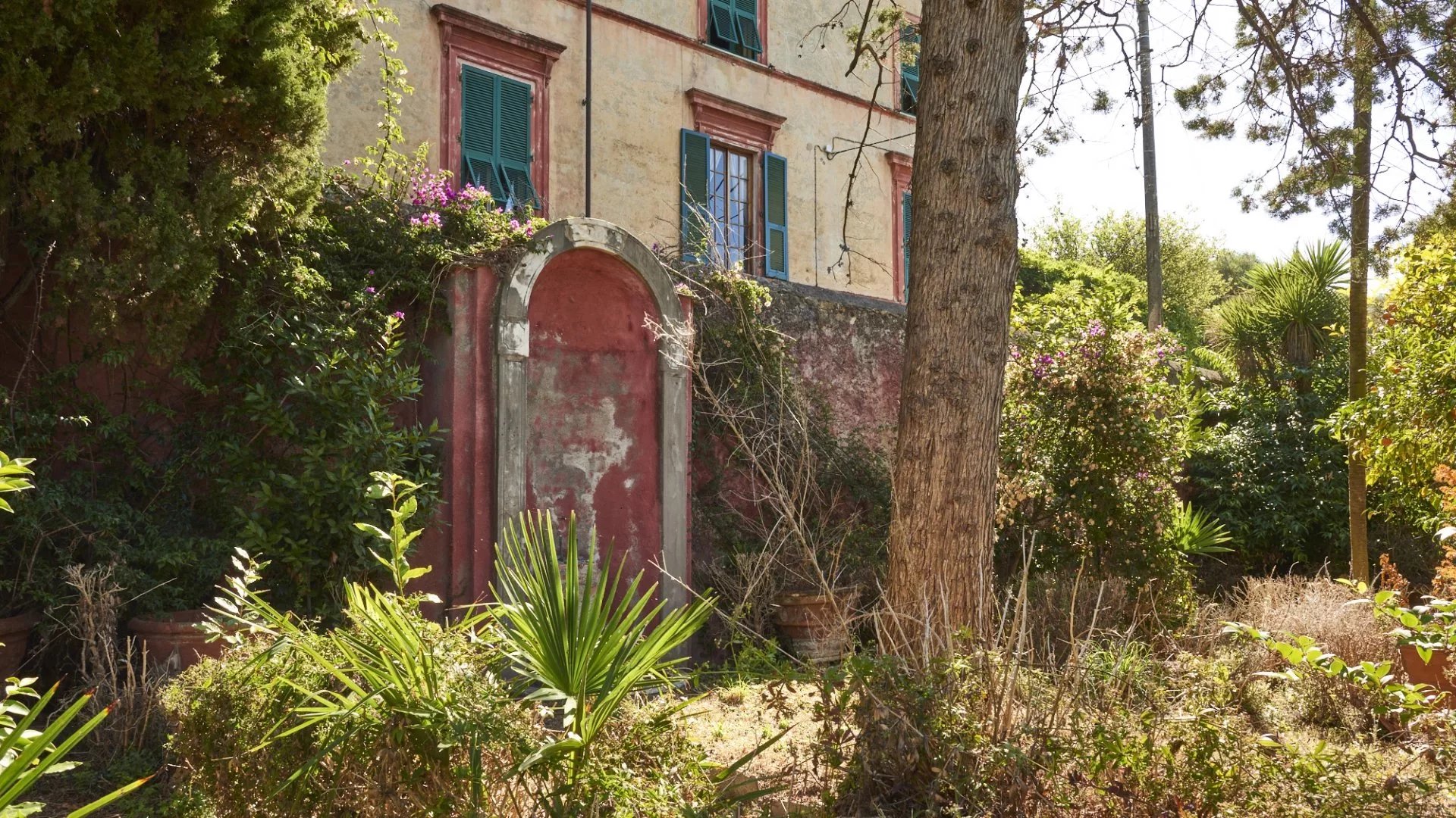 Villa historique de grande superficie avec parc privé et vue sur la mer