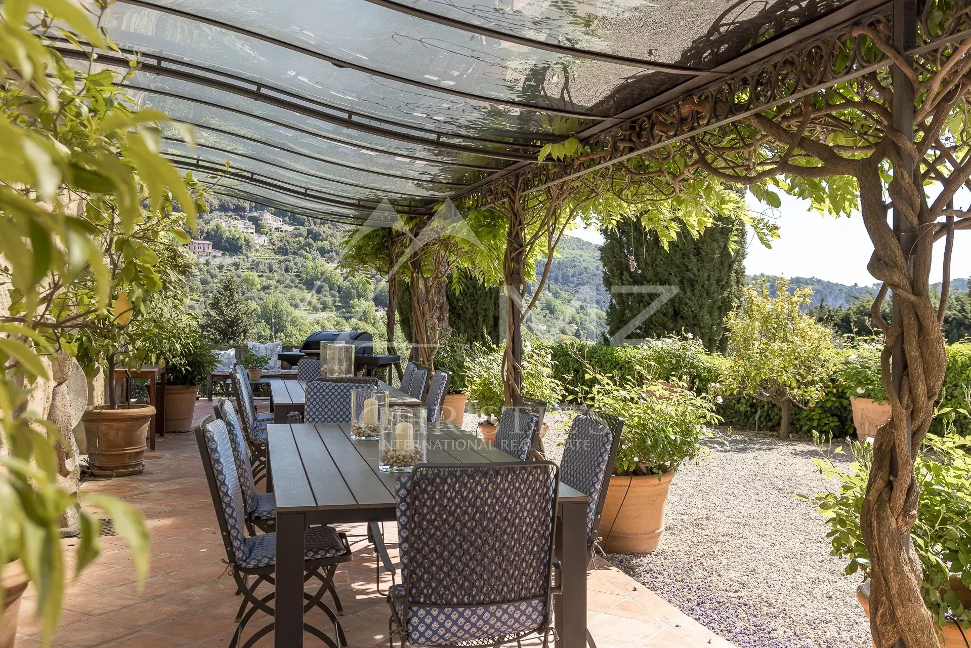 Cannes backcountry - Old mill with olive grove