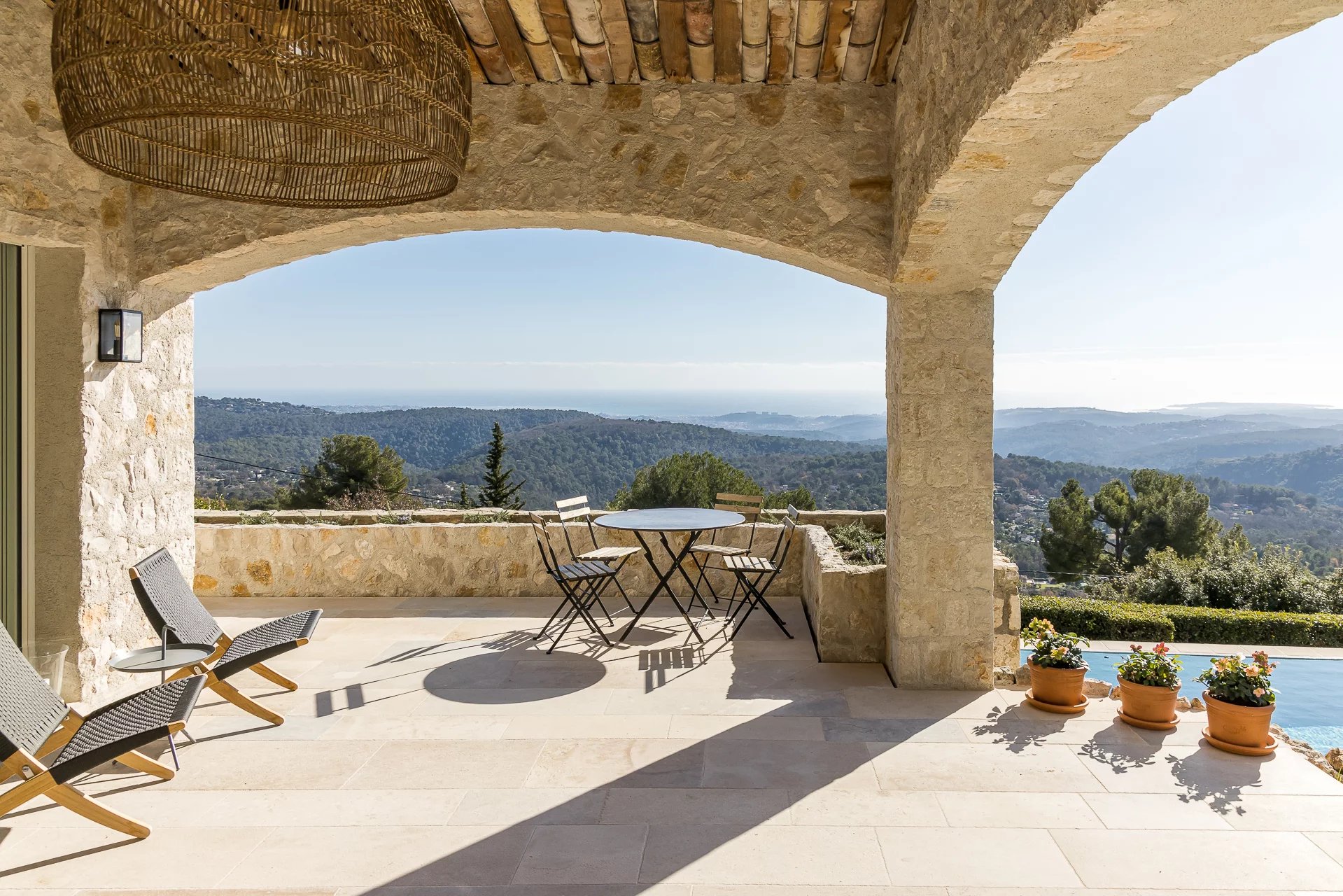 Tourrettes sur Loup - Bastide Provençale avec vue mer