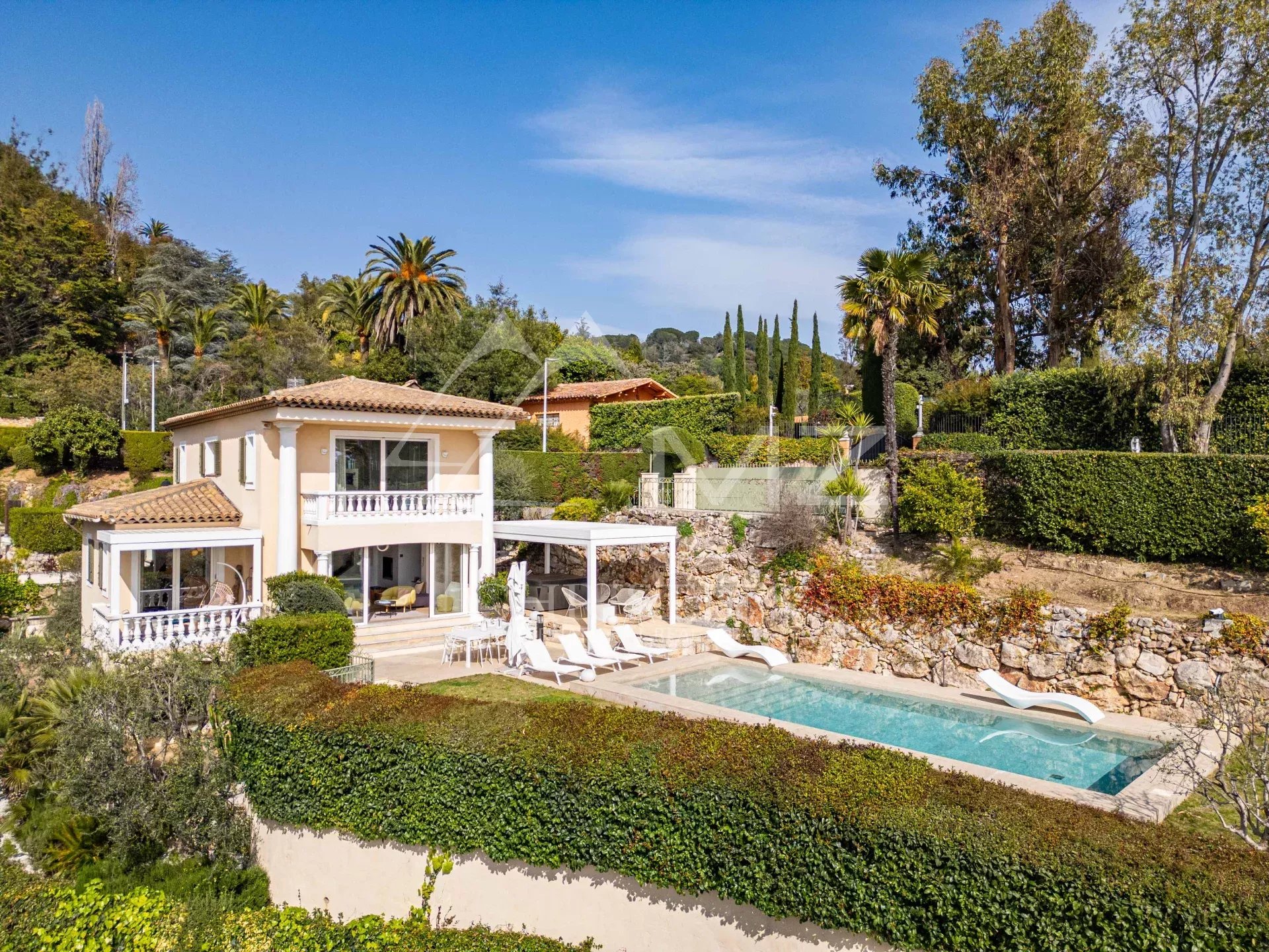 Cannes - Croix des Gardes  - Villa avec vue mer