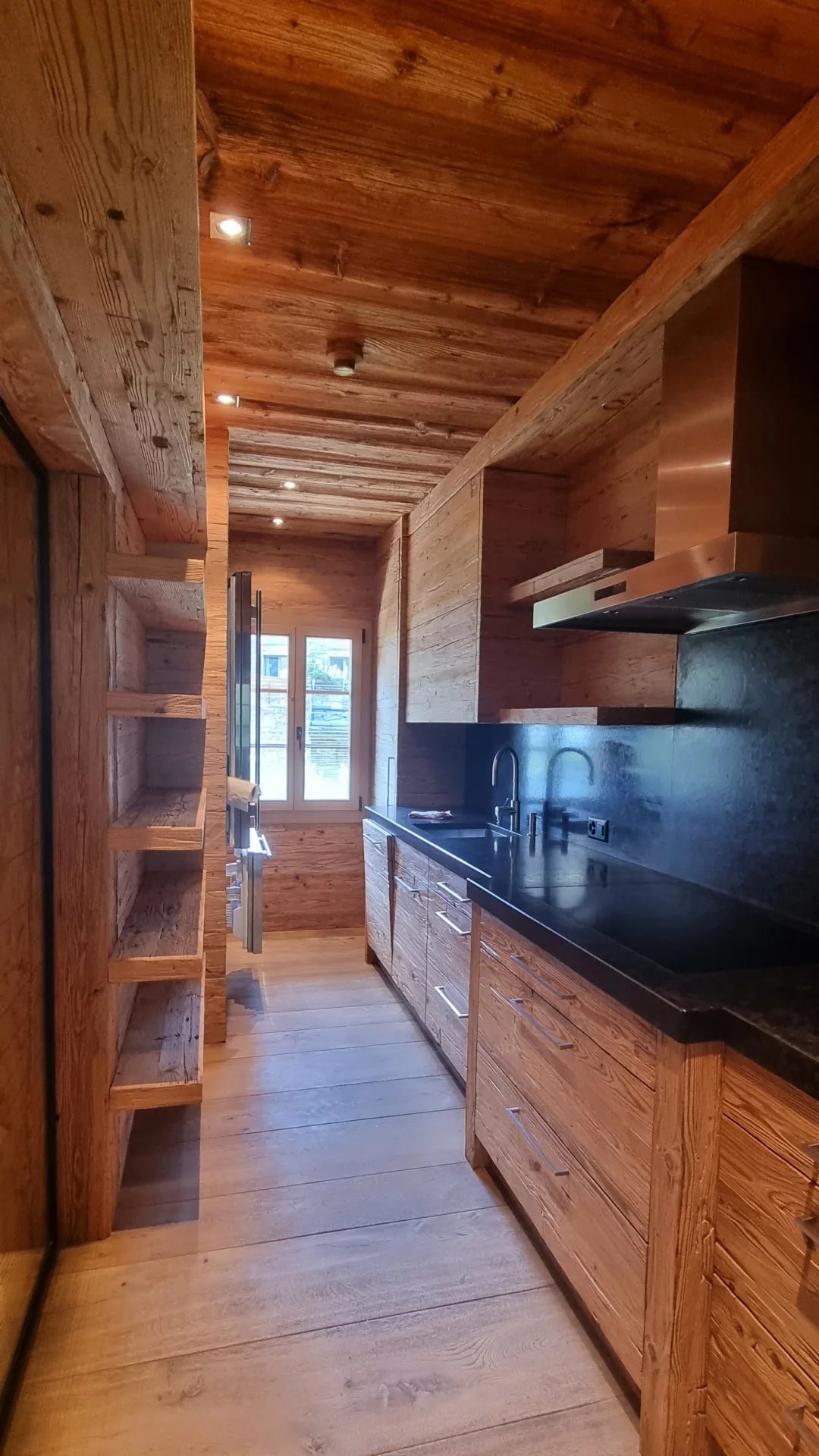 Appartement proche de Gstaad au dernier étage avec vue imprenable sur les montagnes