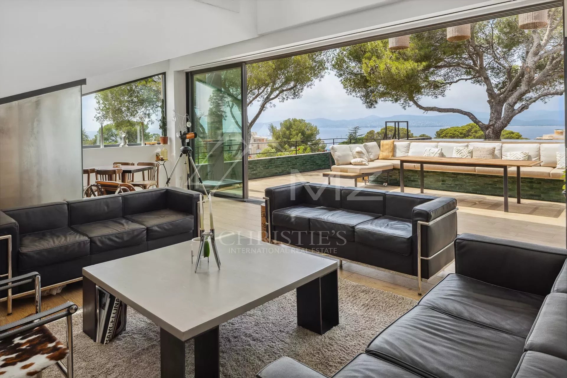 Contemporary villa - Saint-Raphaël - Sea view