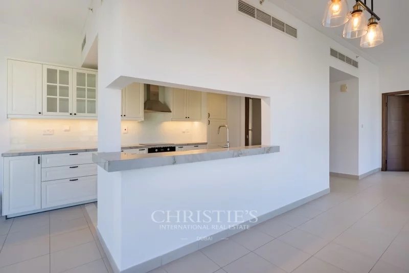 Full Burj Khalifa Views | Upgraded Kitchen | 2 bed