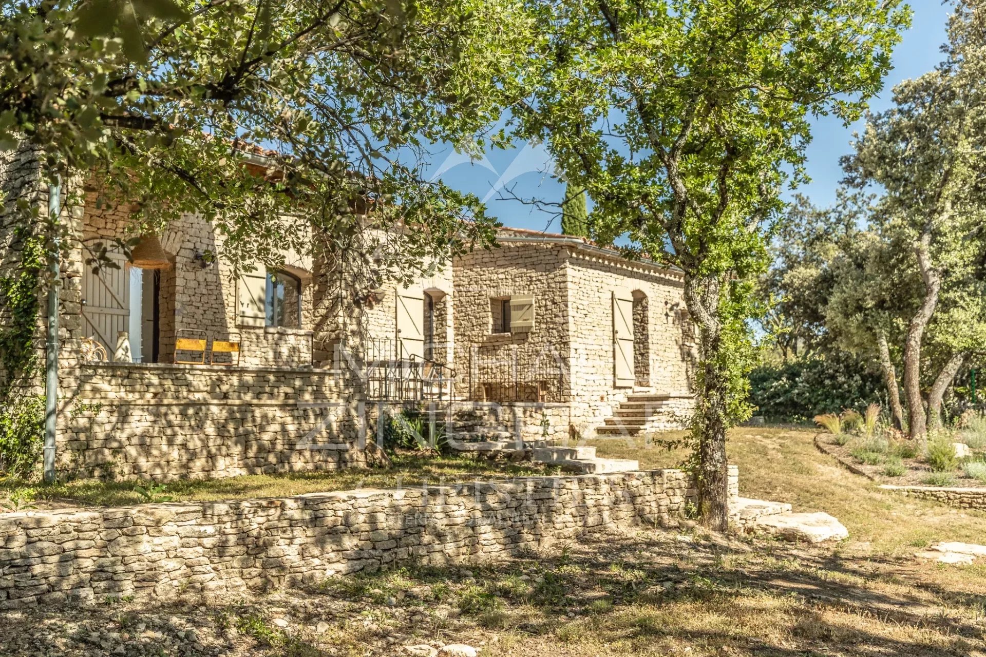 Gordes - Charmante maison proche du village