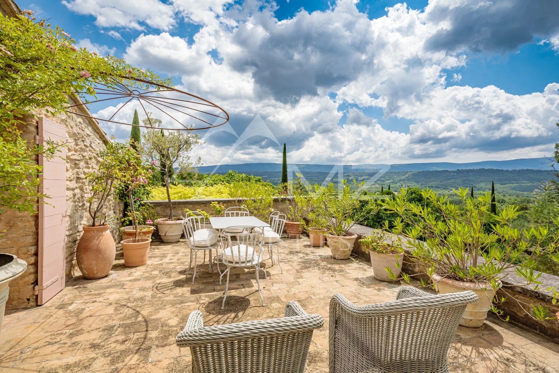 Luberon - Propriété d’exception avec vue et remarquable jardin