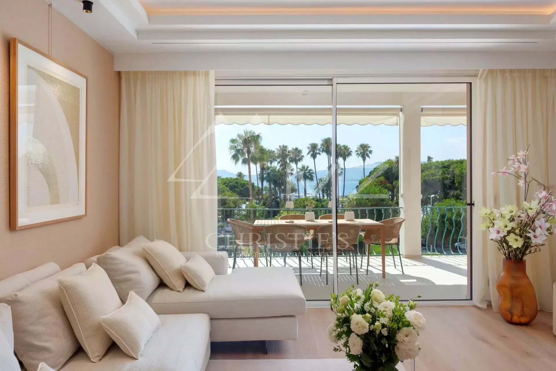 Cannes Croisette - Magnificent fully renovated flat