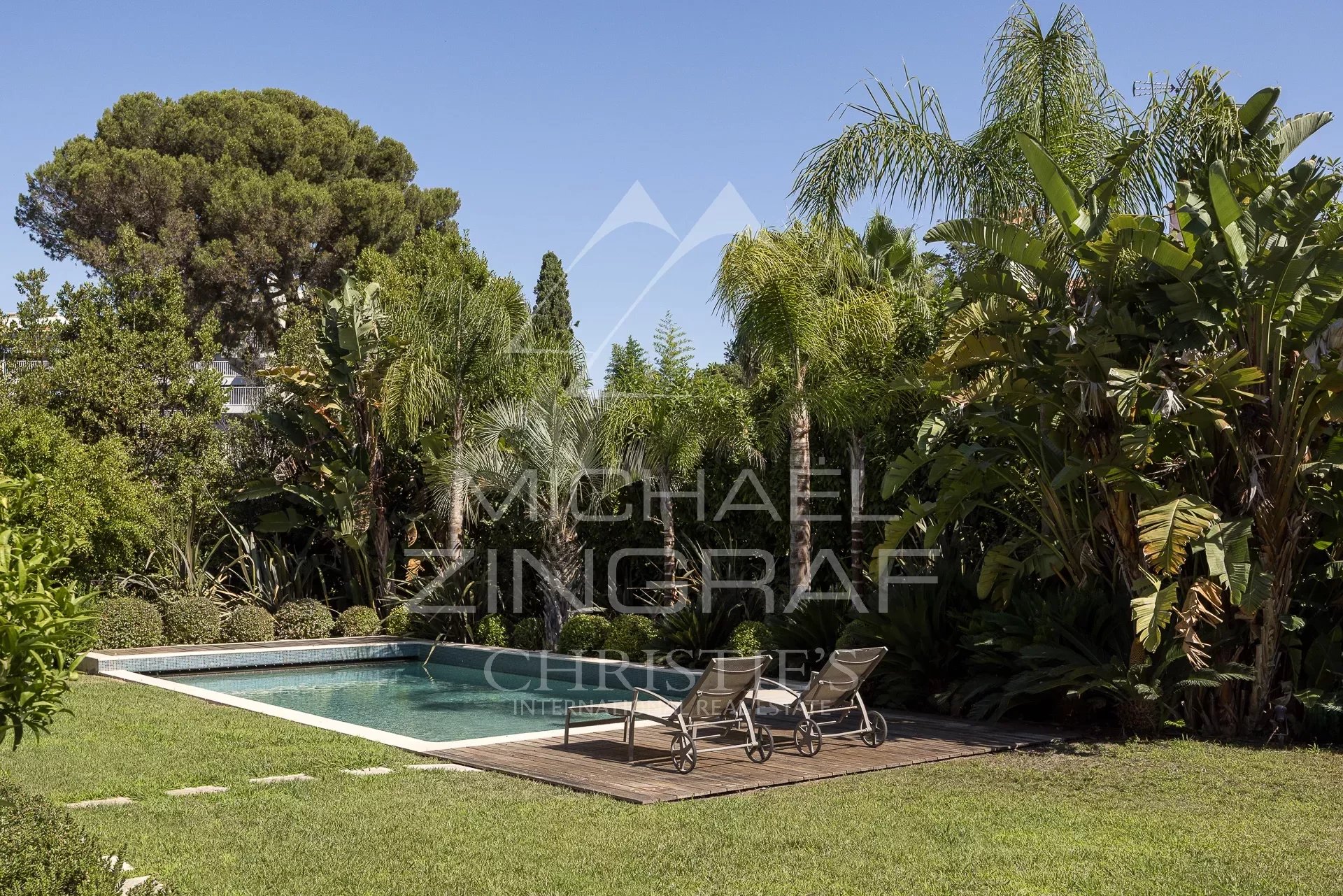 Exclusivity- Elegance and Comfort: Discover This Prestigious Home