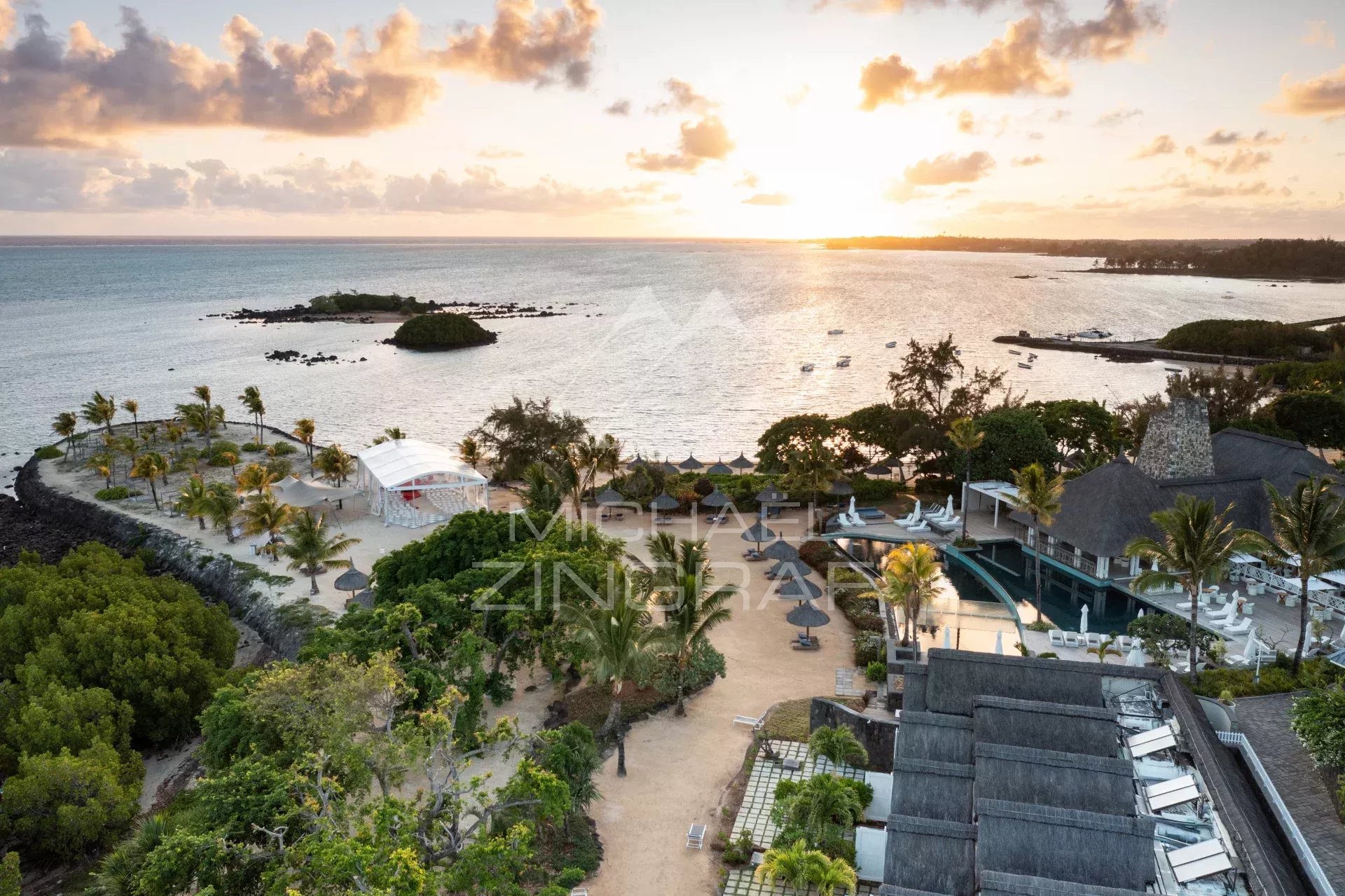 4 bedrooms Penthouse in a seaside residence