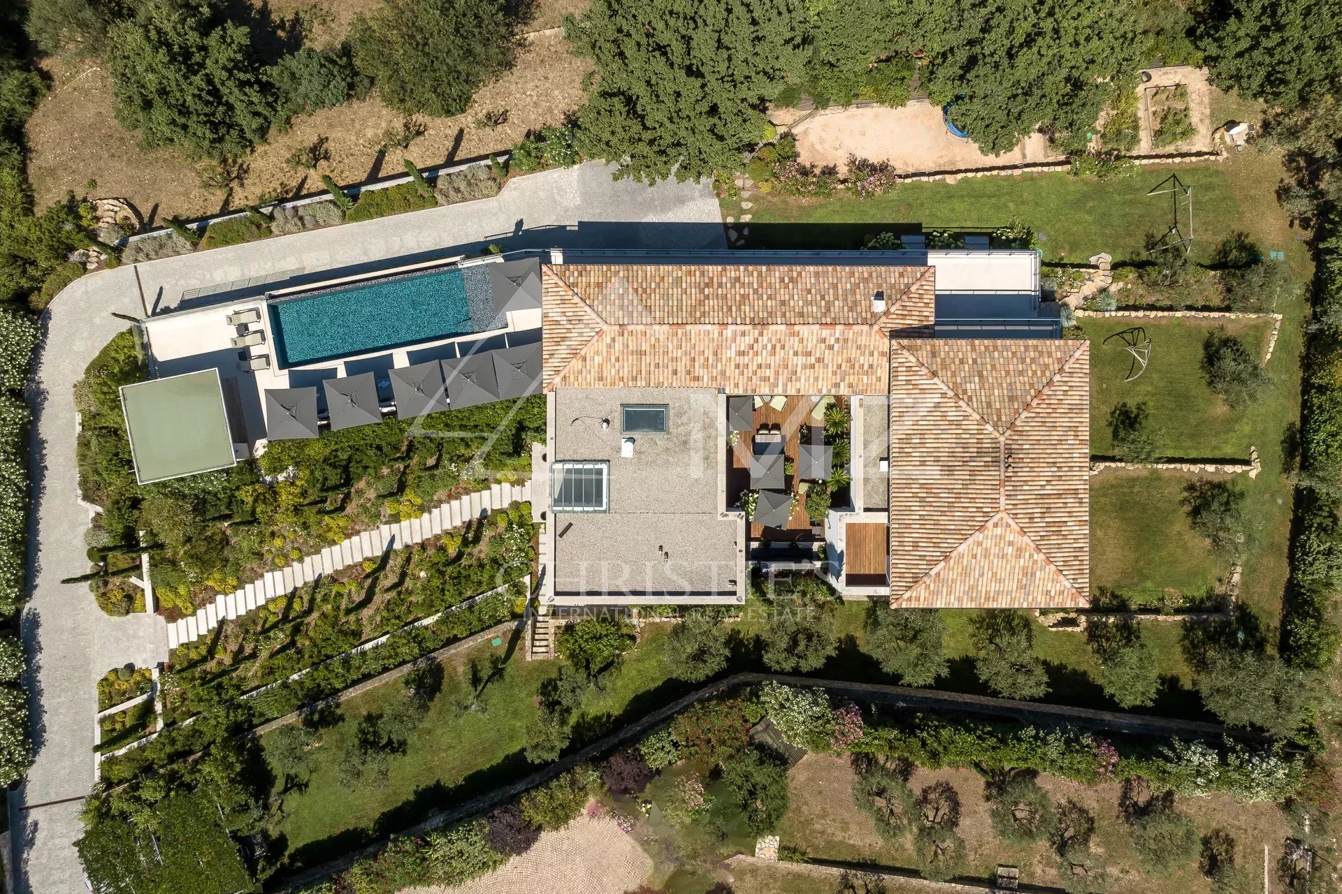 Brand new contemporary villa - close to Valbonne village - 6 bedrooms