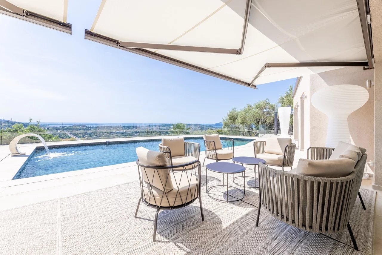 Mougins - Contemporary villa with panoramic sea view - 7 bedrooms