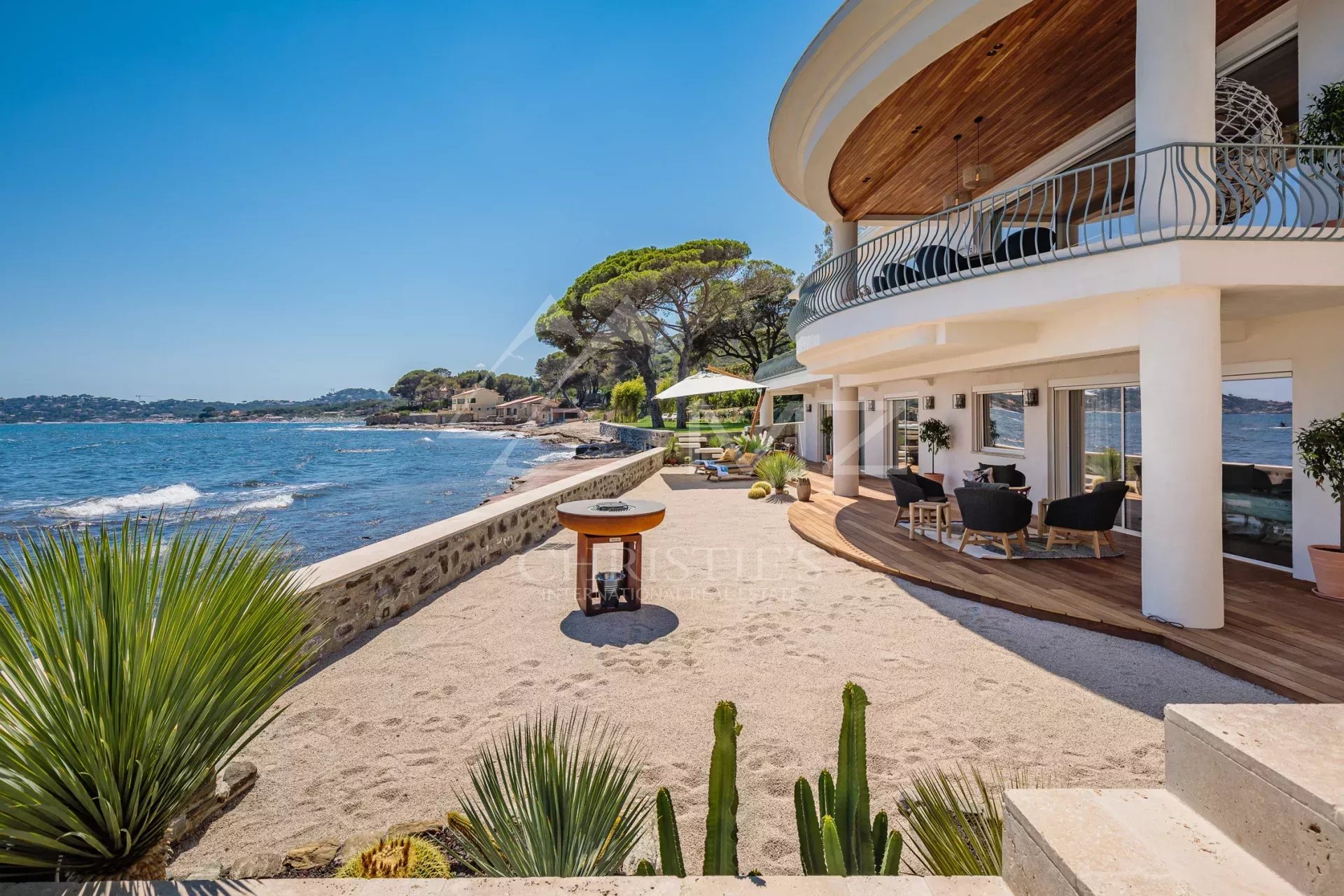 Entre Cannes et Saint Tropez - Villa pieds dans l'eau - Les Issambres