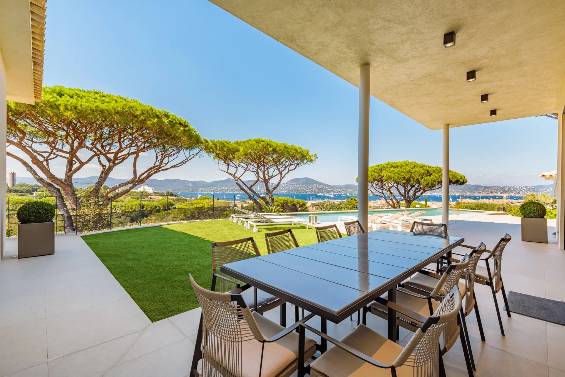 Saint-Tropez centre - Villa contemporaine vue mer exceptionnelle