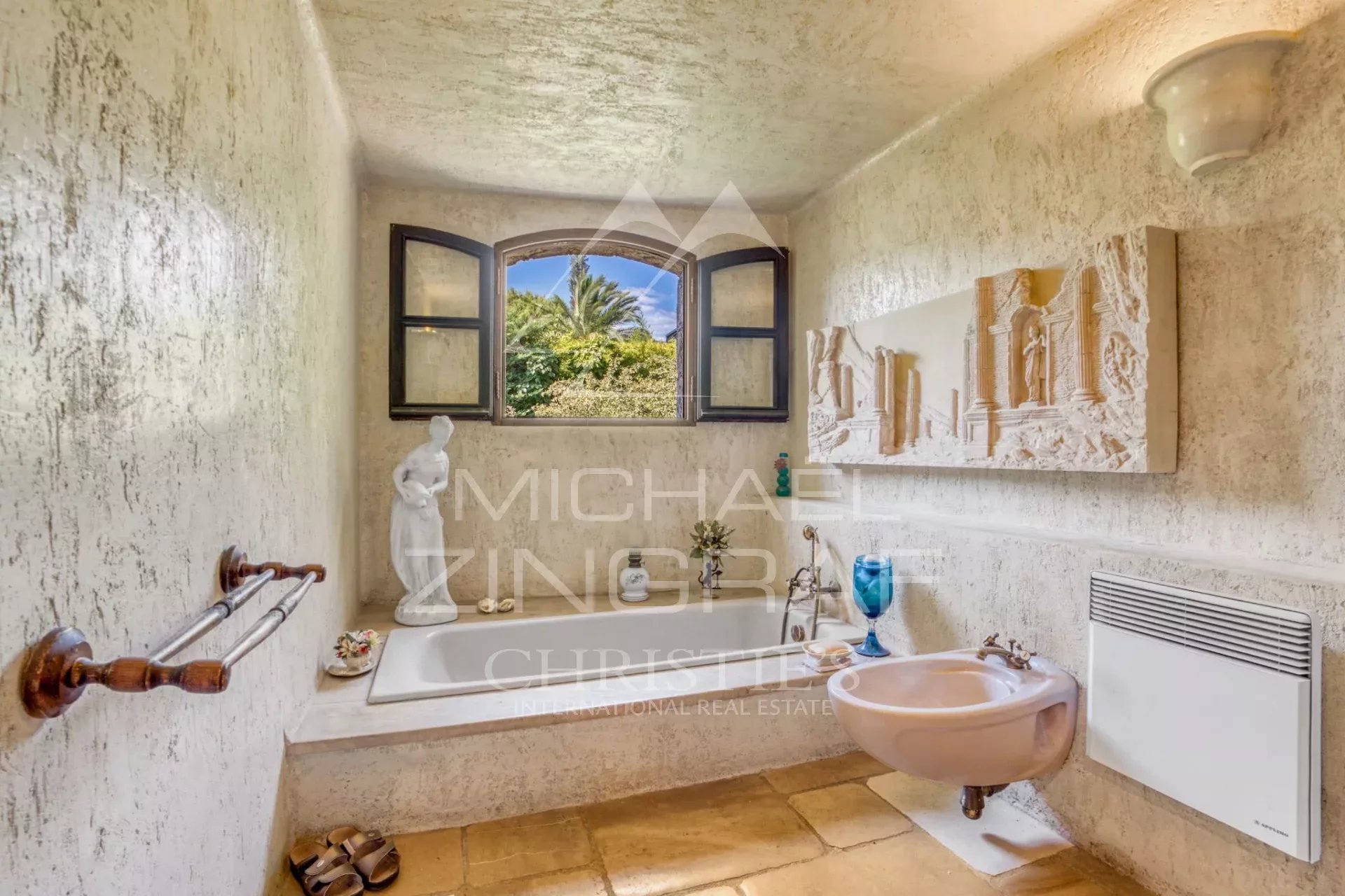 NICE RIMIEZ - PROVENCAL CHARACTER PROPERTY WITH POOL