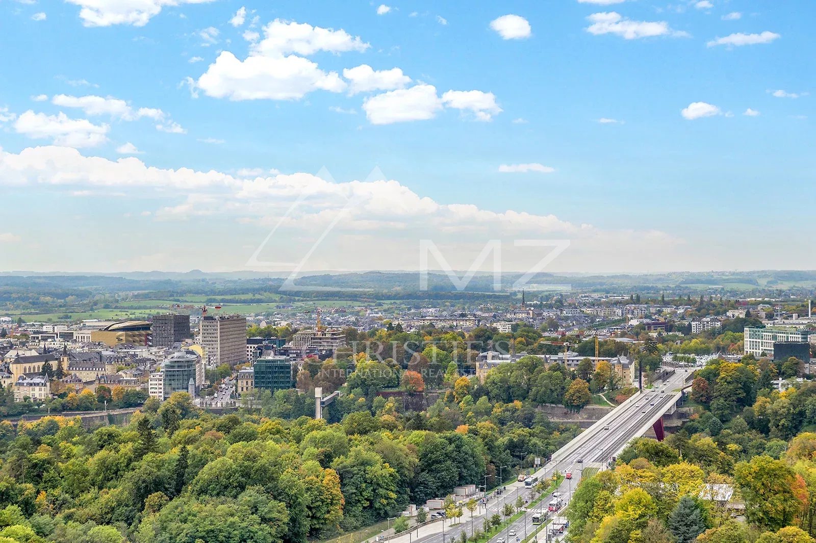 SUPERBE APPARTEMENT IDEALEMENT SITUE