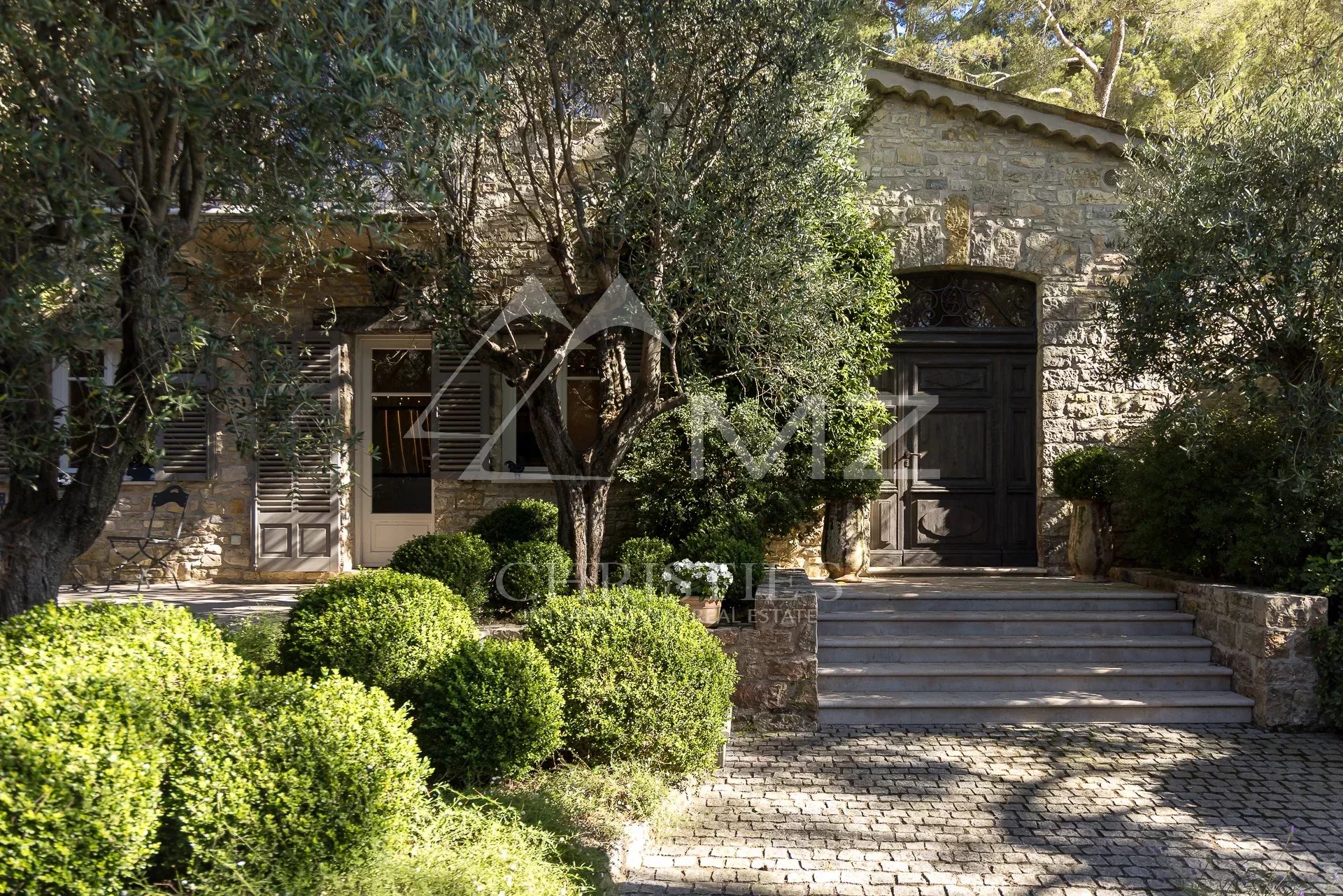 Mougins - Superb stone farmhouse