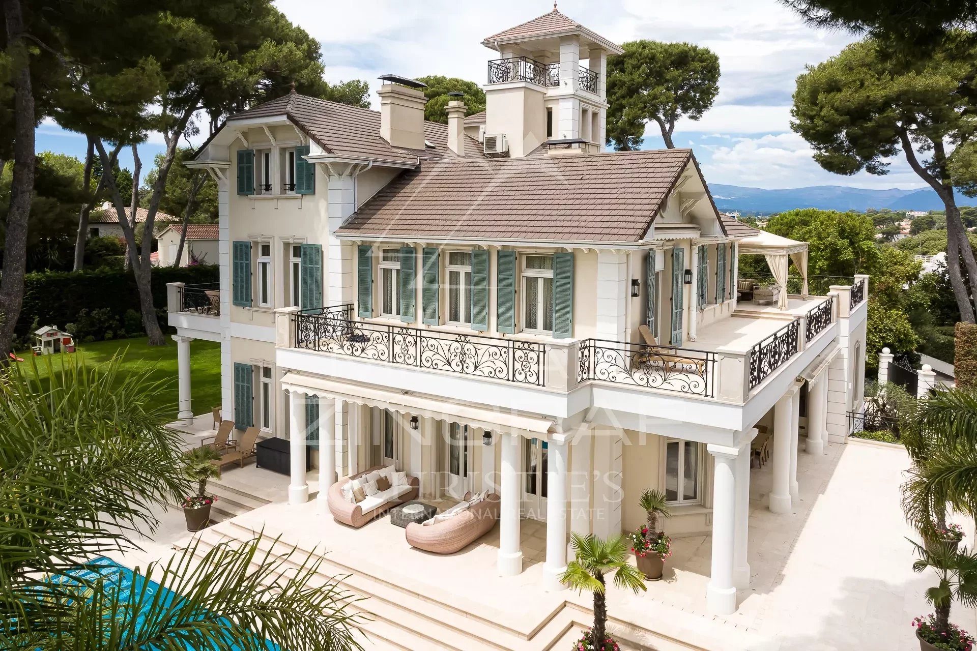 Cap d'Antibes - Magnifique Propriété avec Deux Maisons dans domaine privé