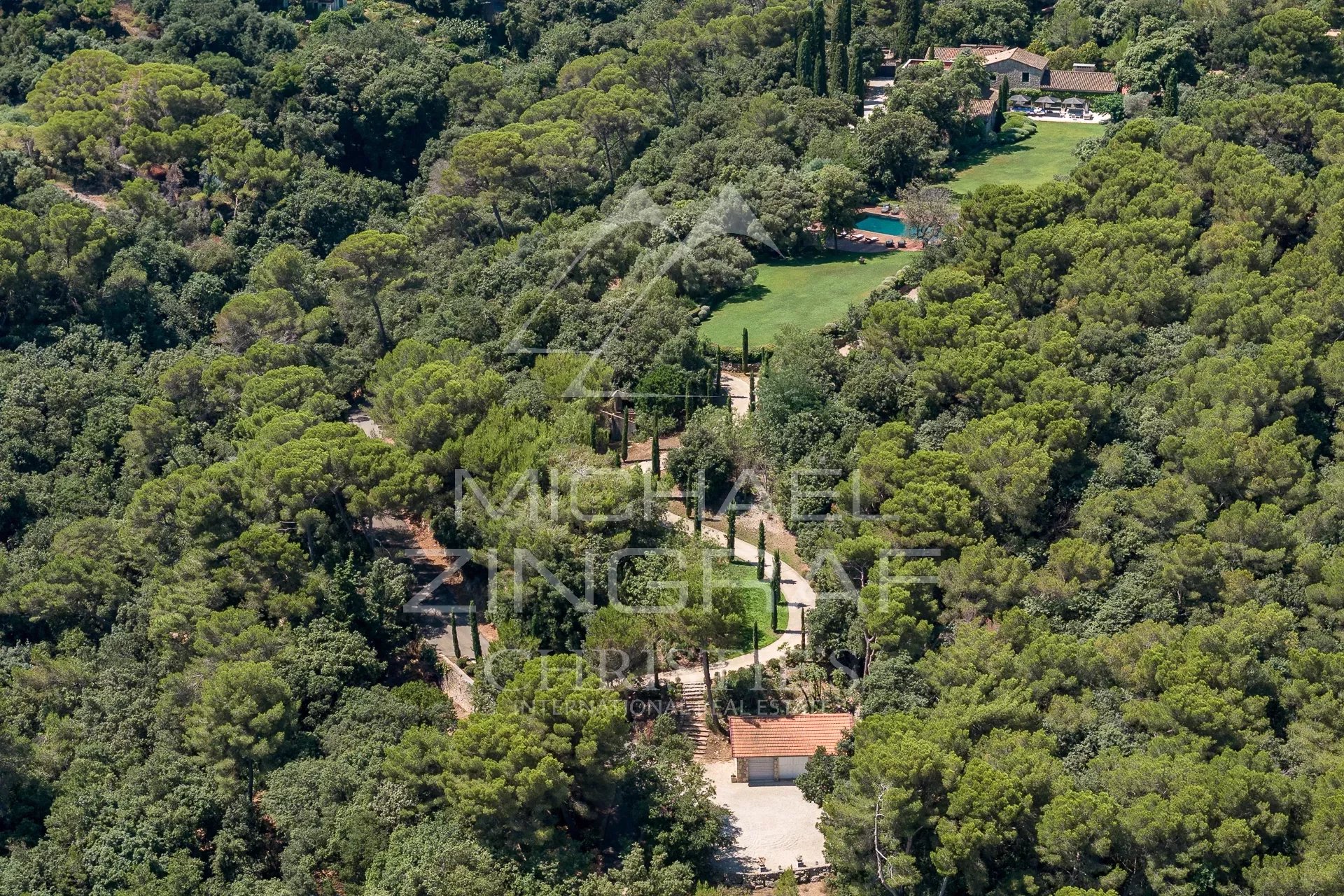 Proche Cannes - Villa dans parc 6 chambres