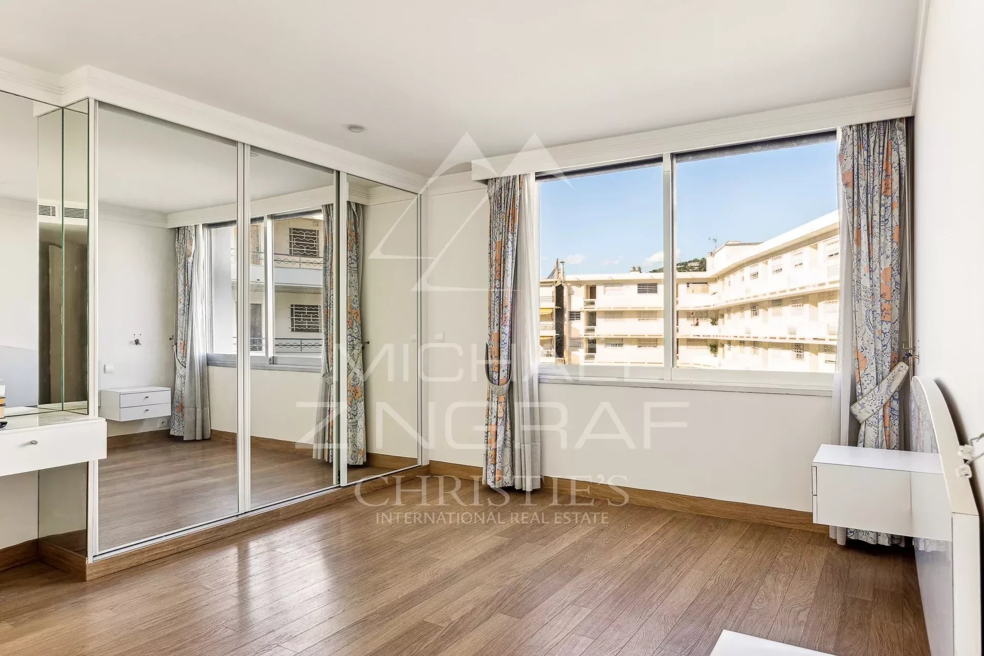 Cannes - Croisette - 3-Zimmer-Wohnung mit Panorama-Meerblick