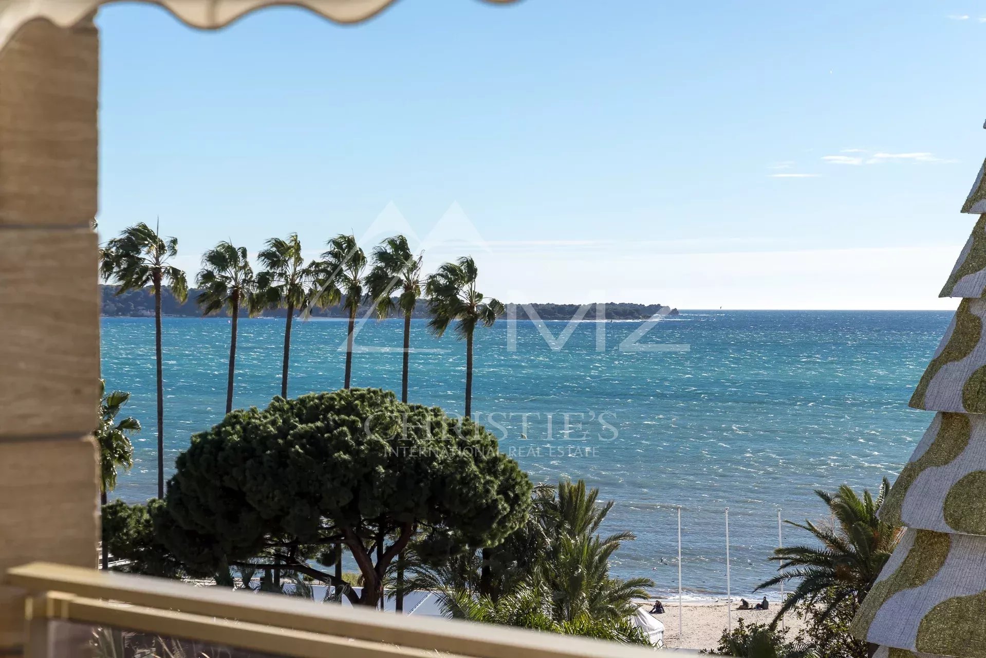 Cannes Croisette - Renovated apartment with sea view