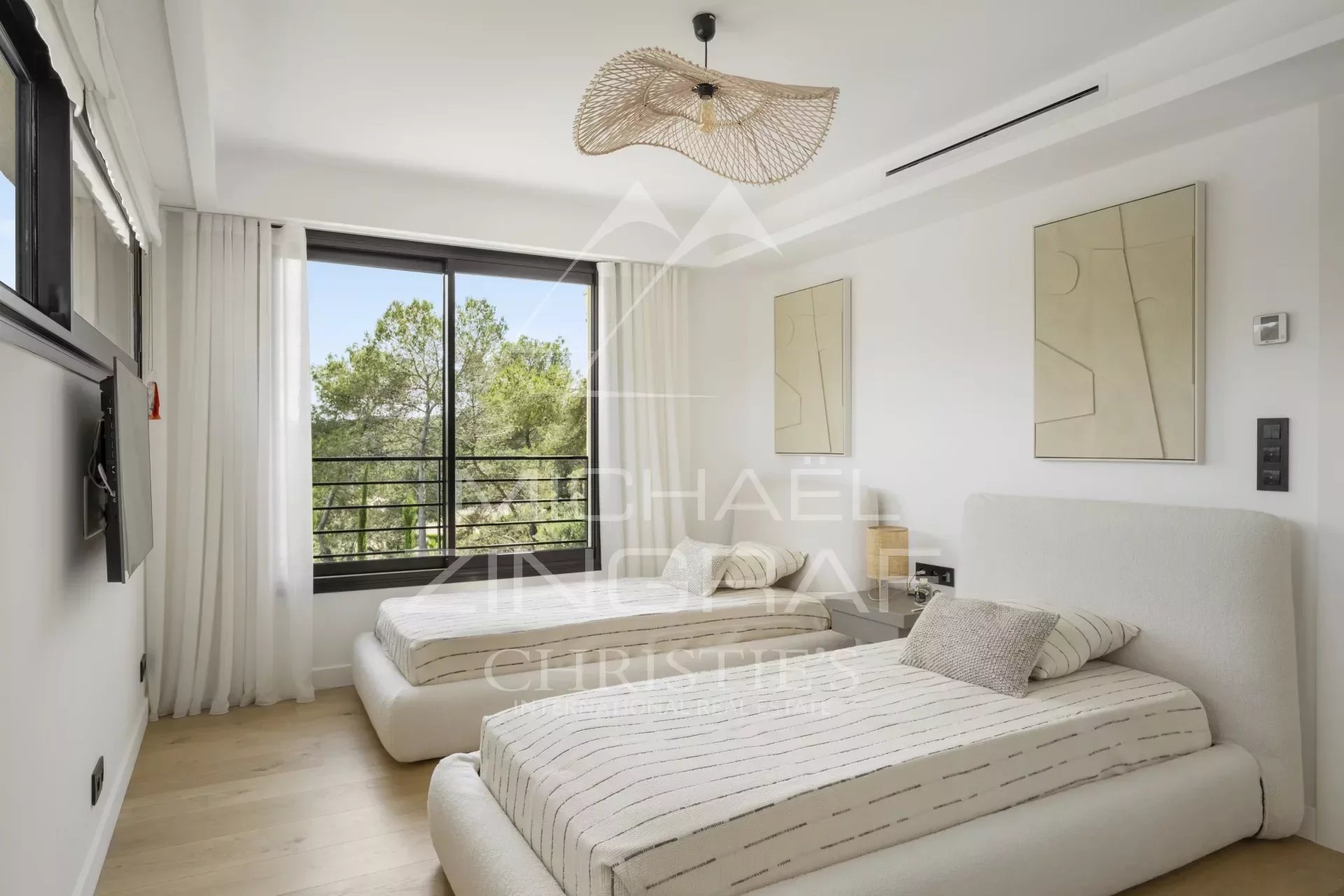 Nahe Mougins und Valbonne - Moderne Villa - 3 Schlafzimmer