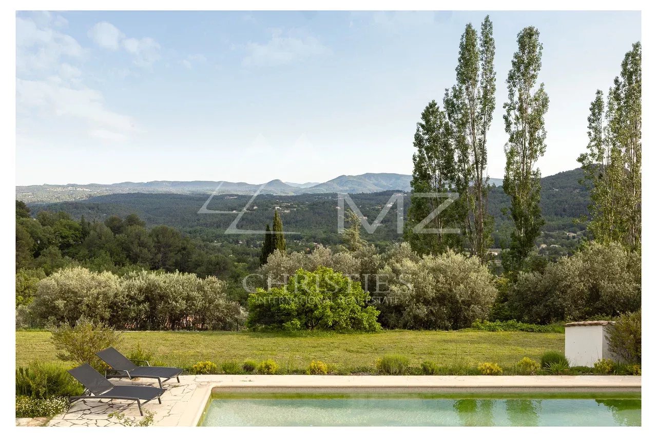 Nichée dans un écrin de verdure - villa entièrement rénovée