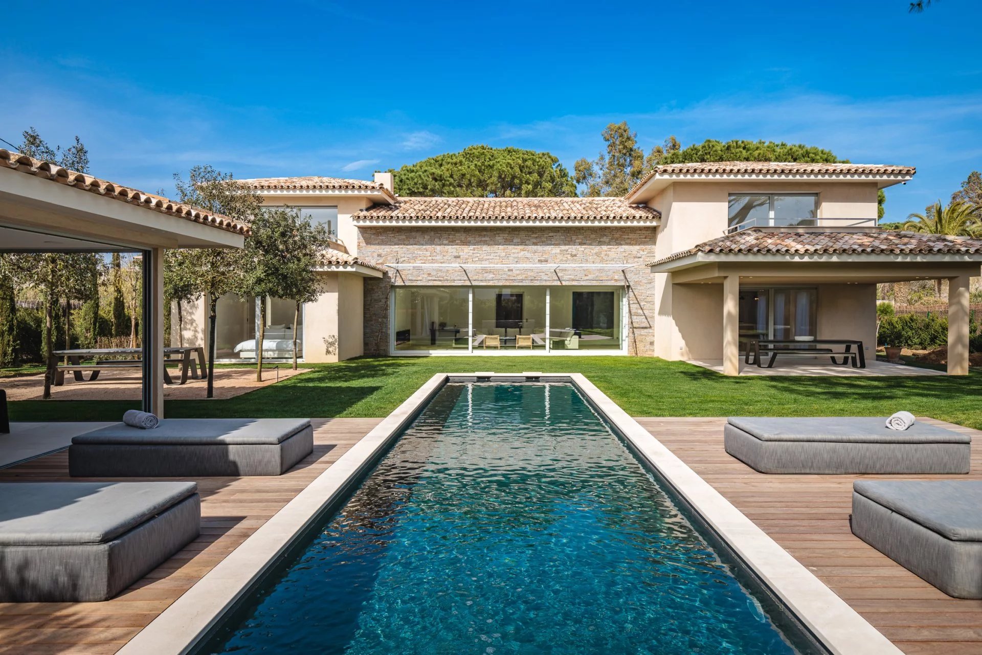 Saint-Tropez - Magnifique villa neuve provençale/contemporaine