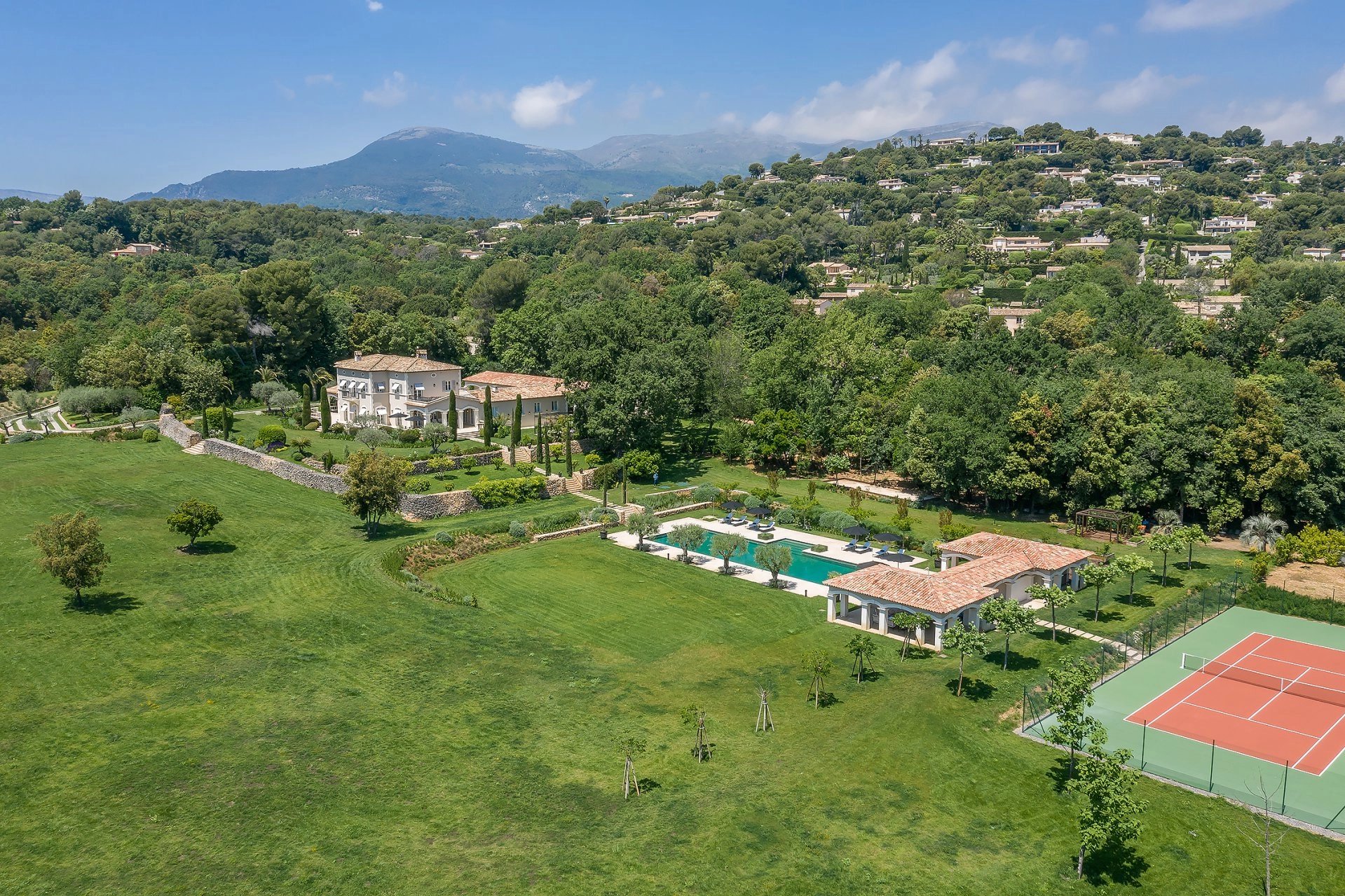 Proche Saint-Paul de Vence - Majesteuse propriété