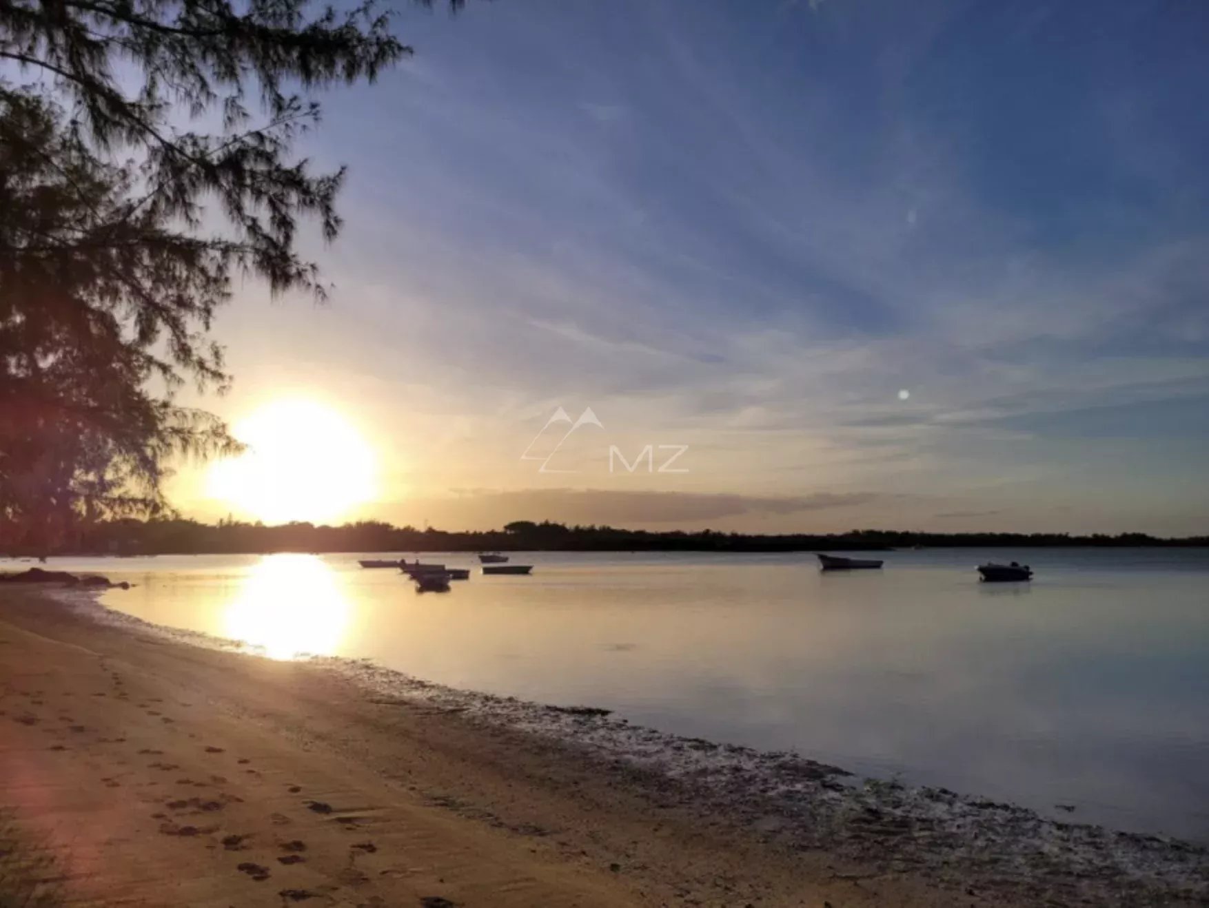 Mauritius - Waterfront villa on the North coast - Calodyne