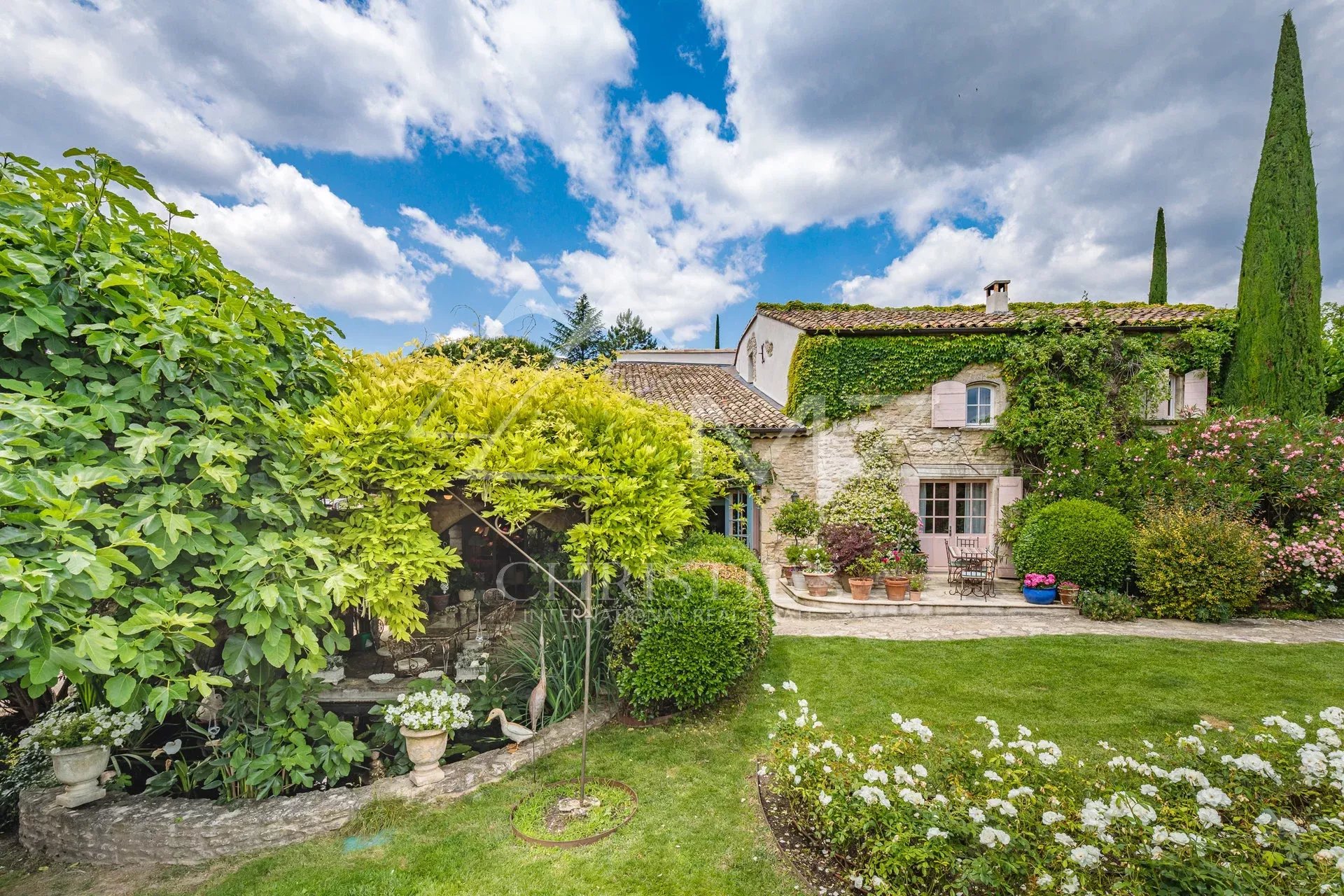 Luberon - Propriété d’exception avec vue et remarquable jardin