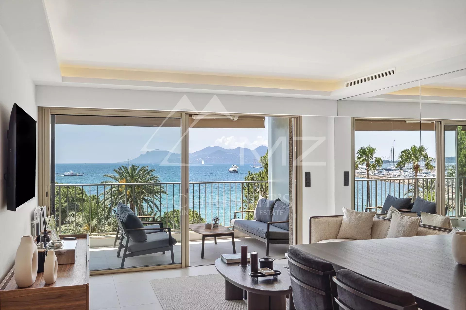 Cannes - Croisette - 2 bedrooms apartment