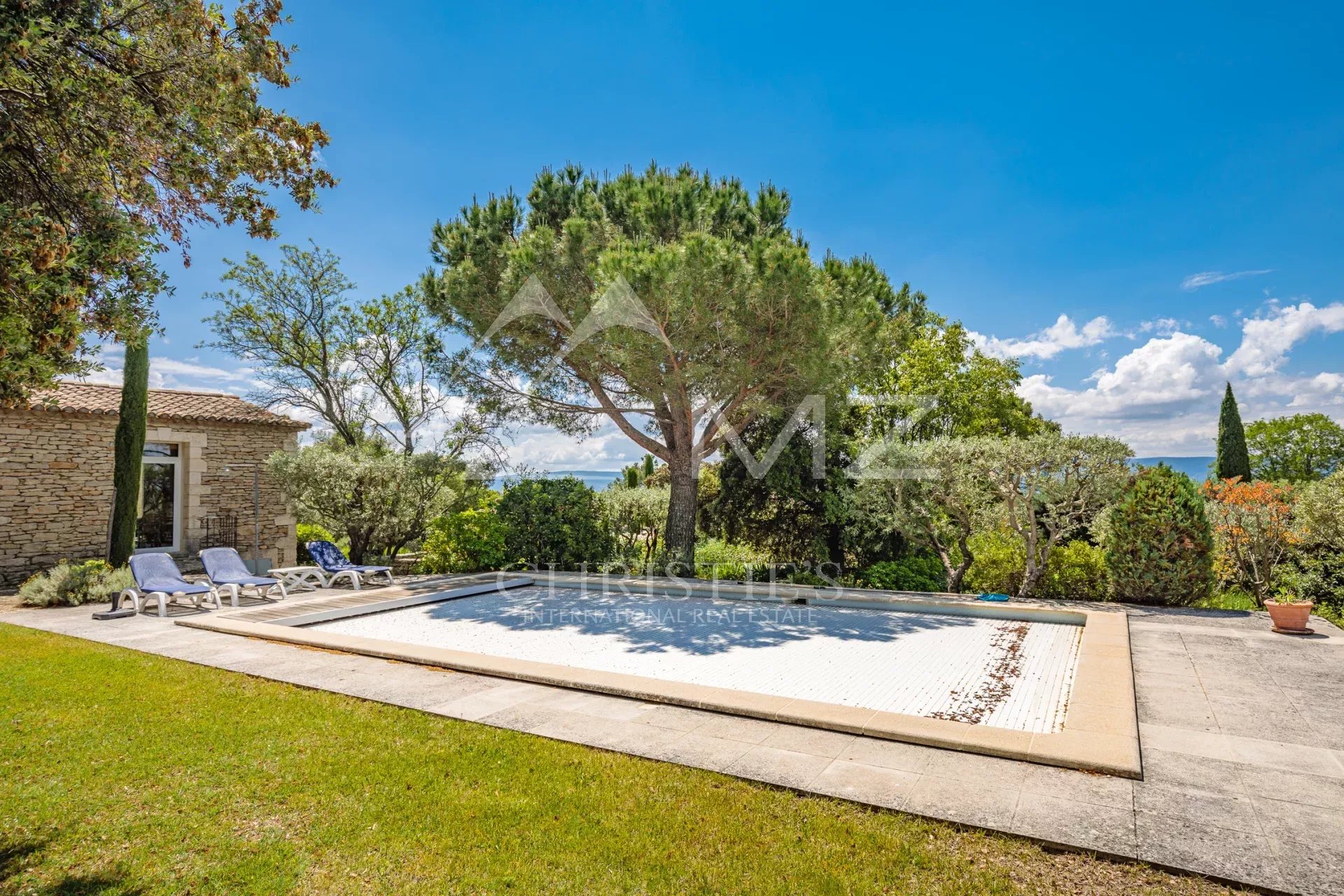 Gordes - Superbe maison en pierres proche du village