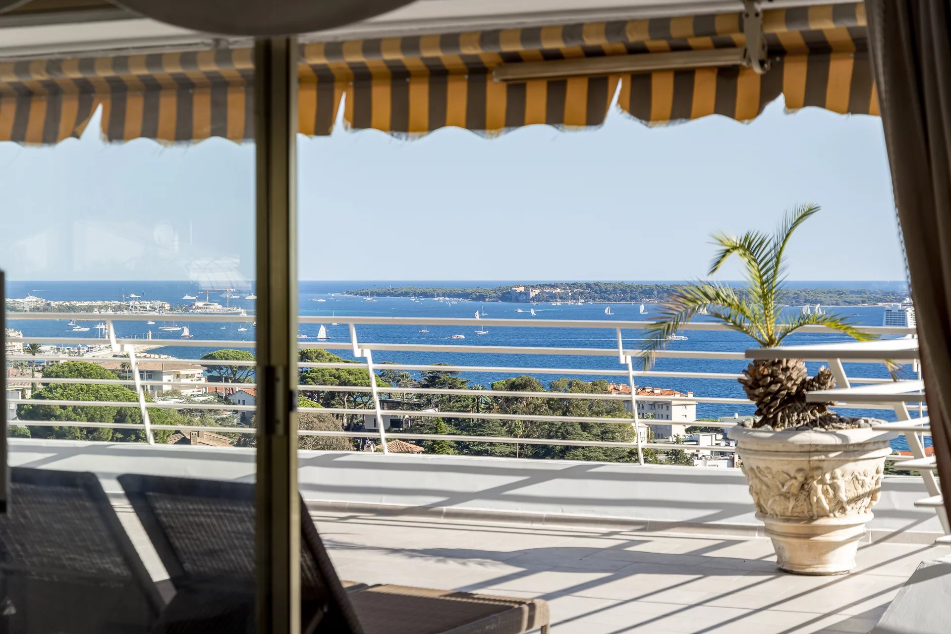 Cannes Croix des Gardes - Penthouse avec immense terrasse vue panoramique