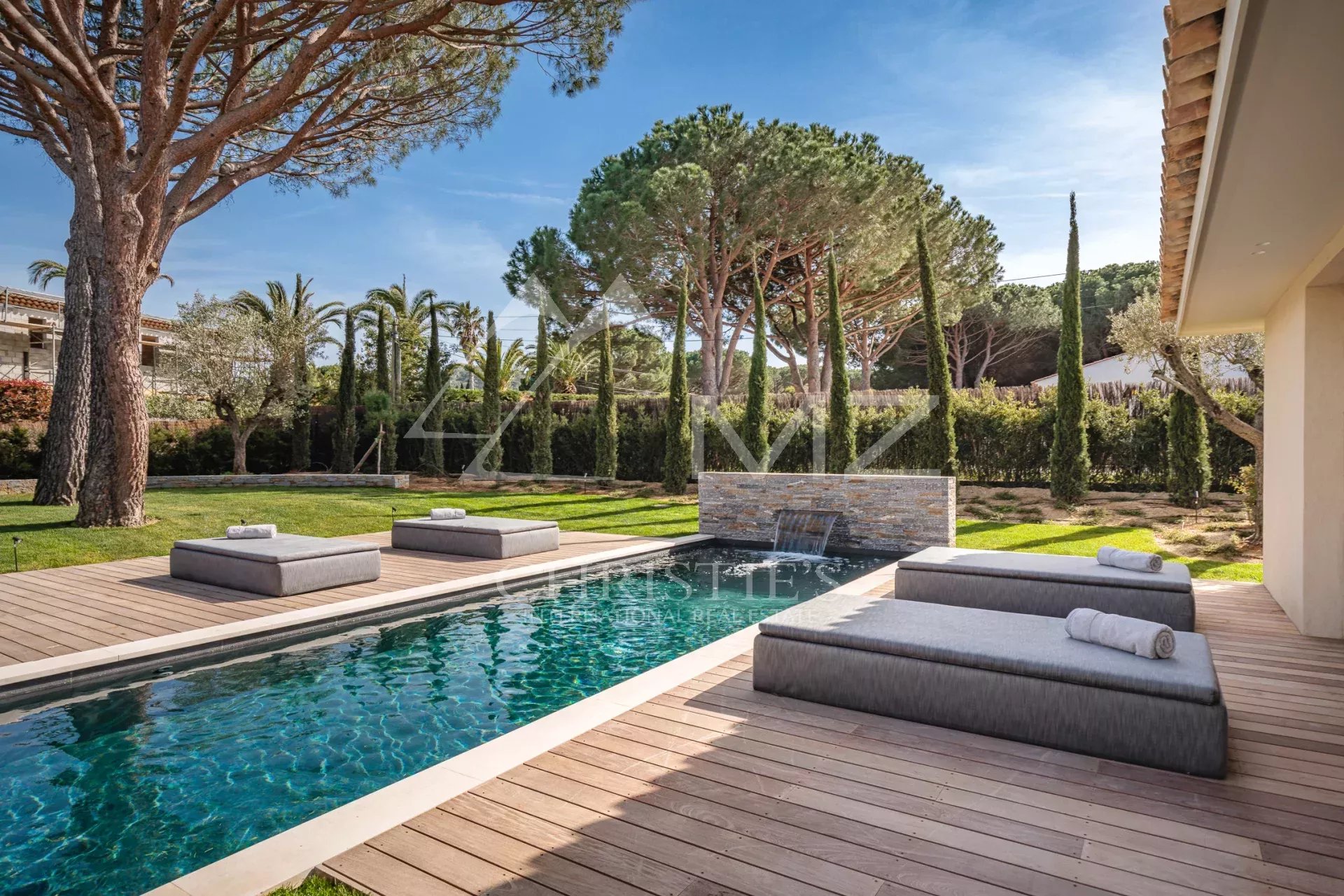 Magnifique villa neuve provençale/contemporaine à Saint-Tropez