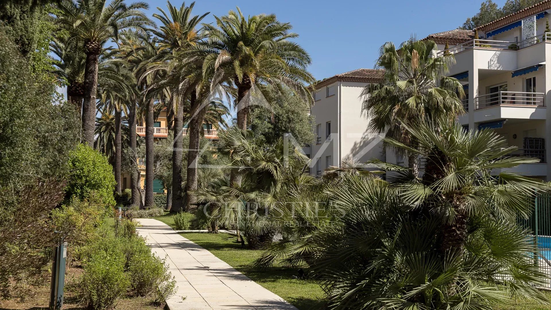 Élégant appartement avec terrasse à l'orée du Cap d'Antibes