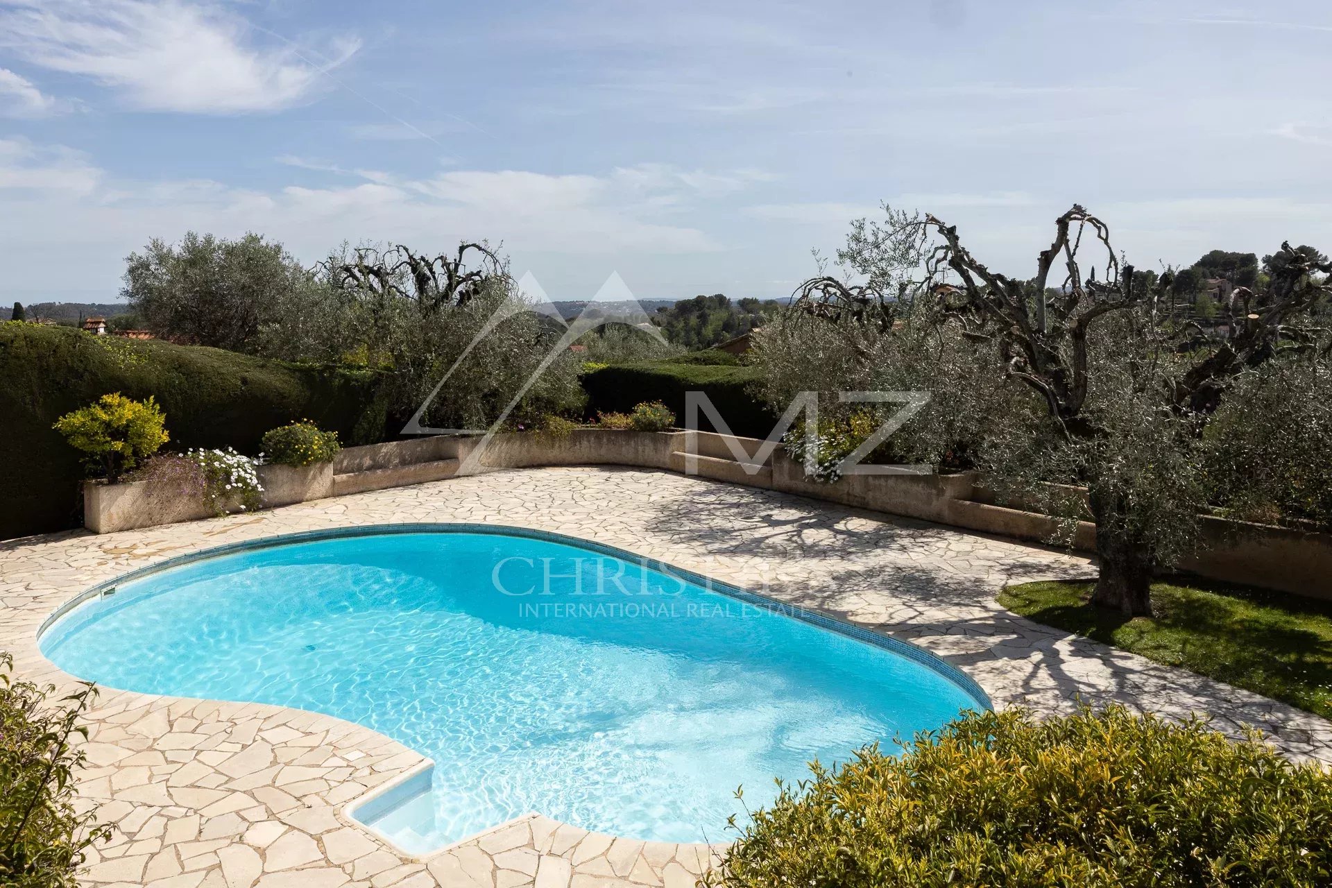 Villa au calme avec vue dégagée