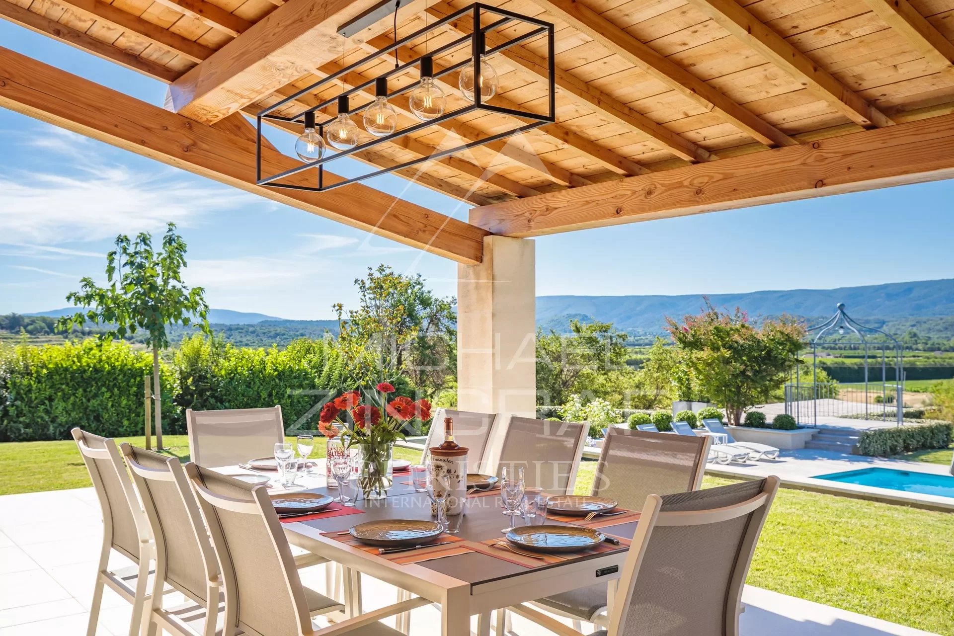 Gordes - Schönes Ferienhaus mit beheiztem Pool und außergewöhnlichem Blick auf den Luberon