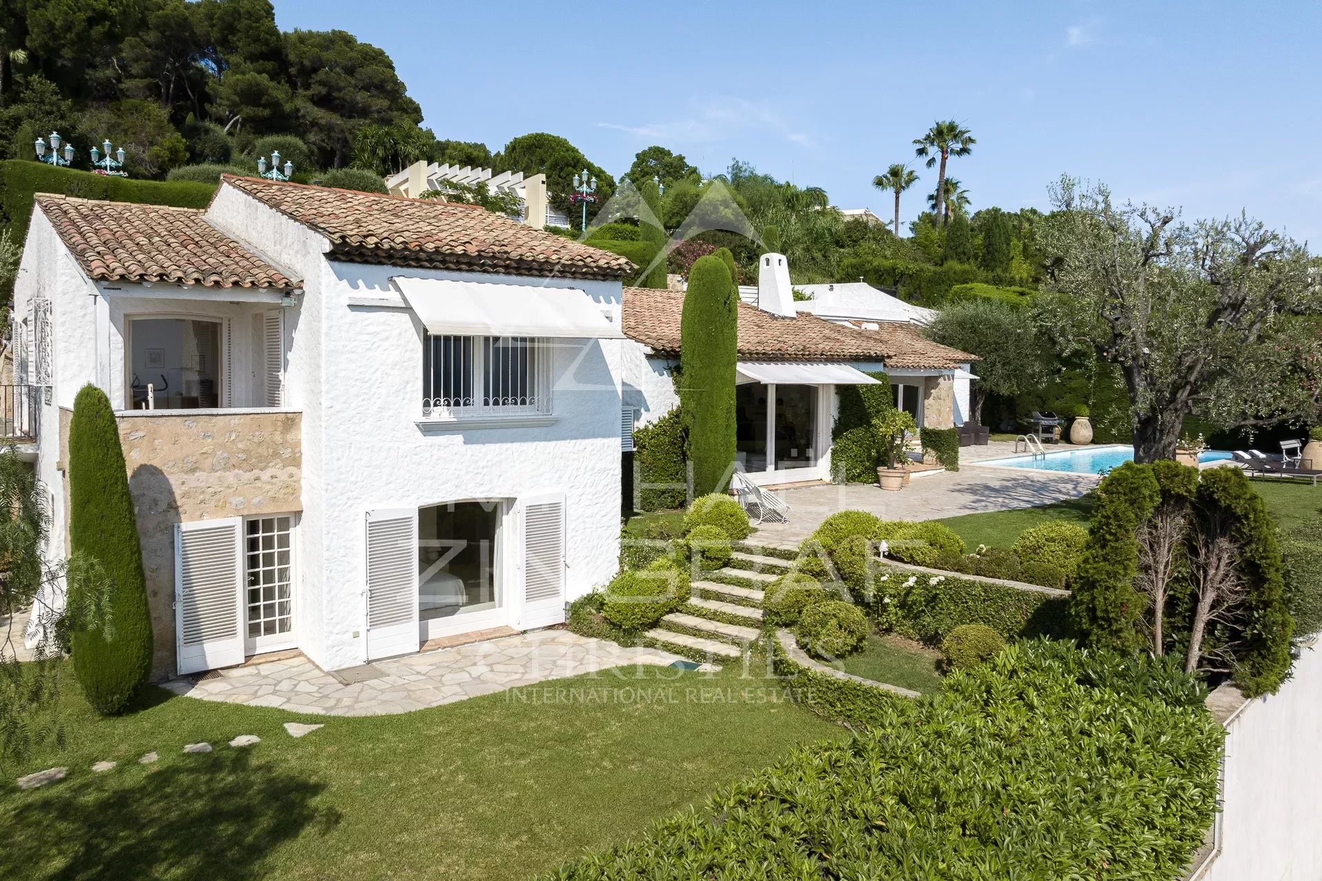 Cannes - 4 bedrooms sea view villa