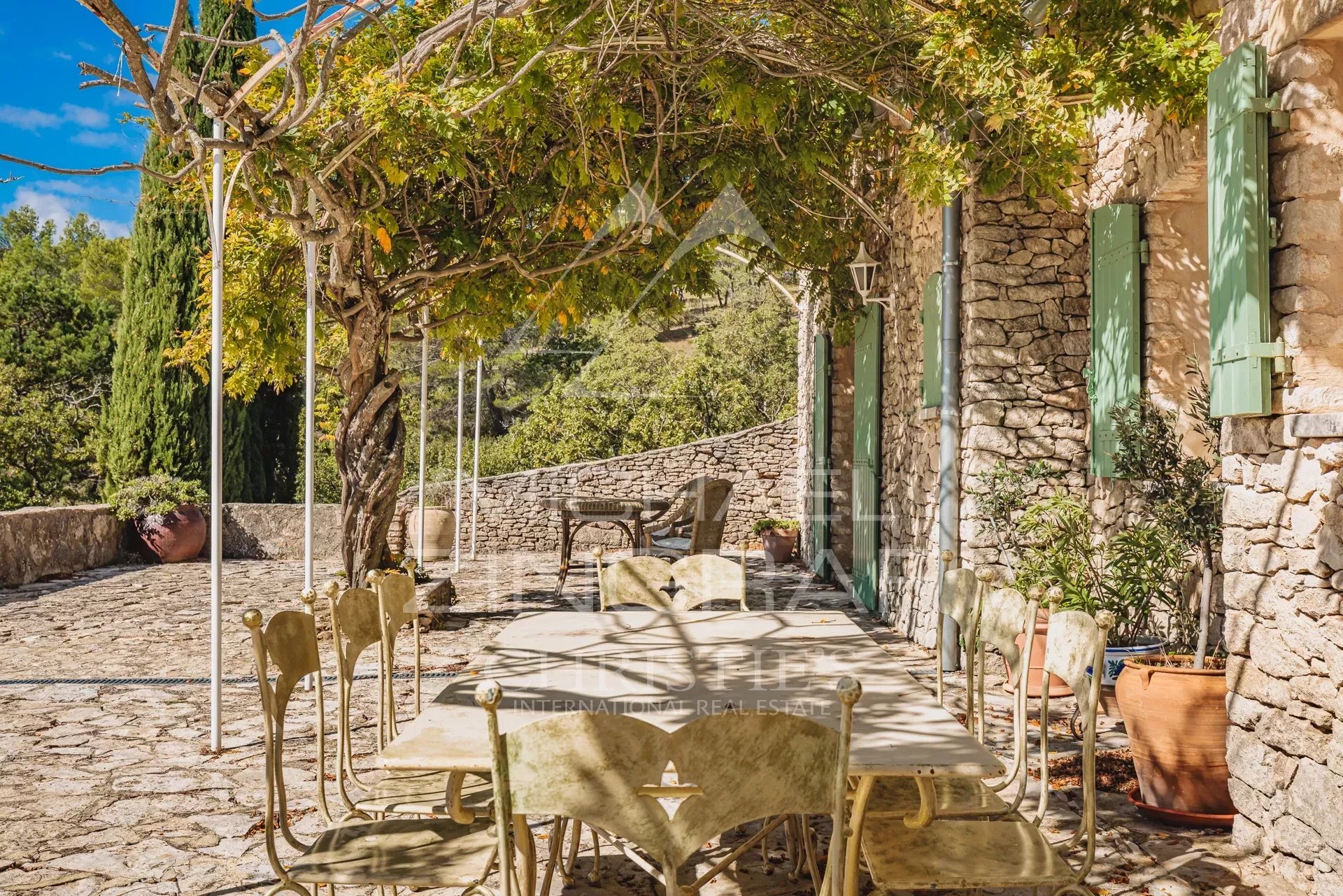 Wunderschönes Anwesen mit atemberaubendem Blick auf den Luberon