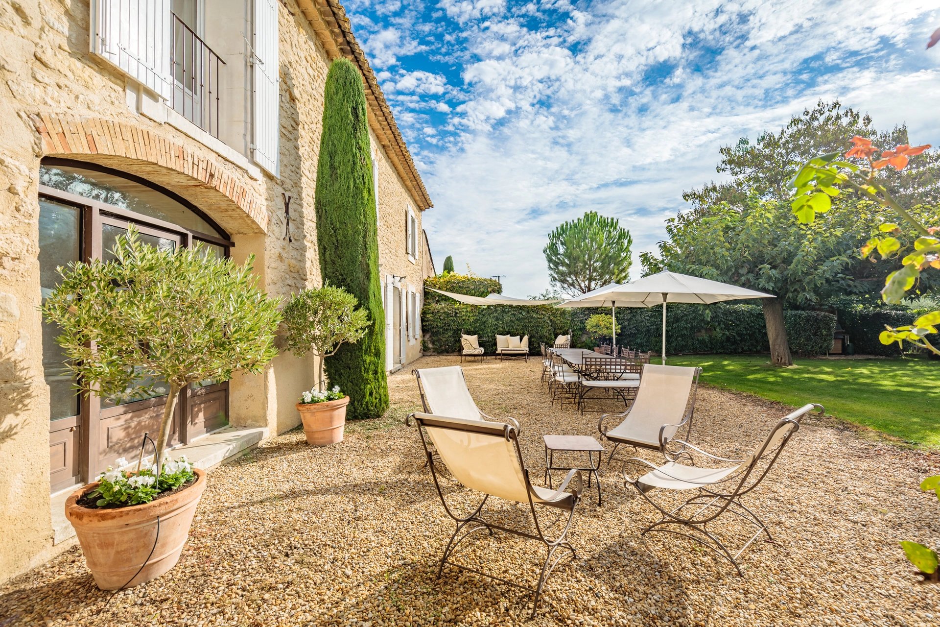 Luberon - Beautiful farmhouse with heated pool