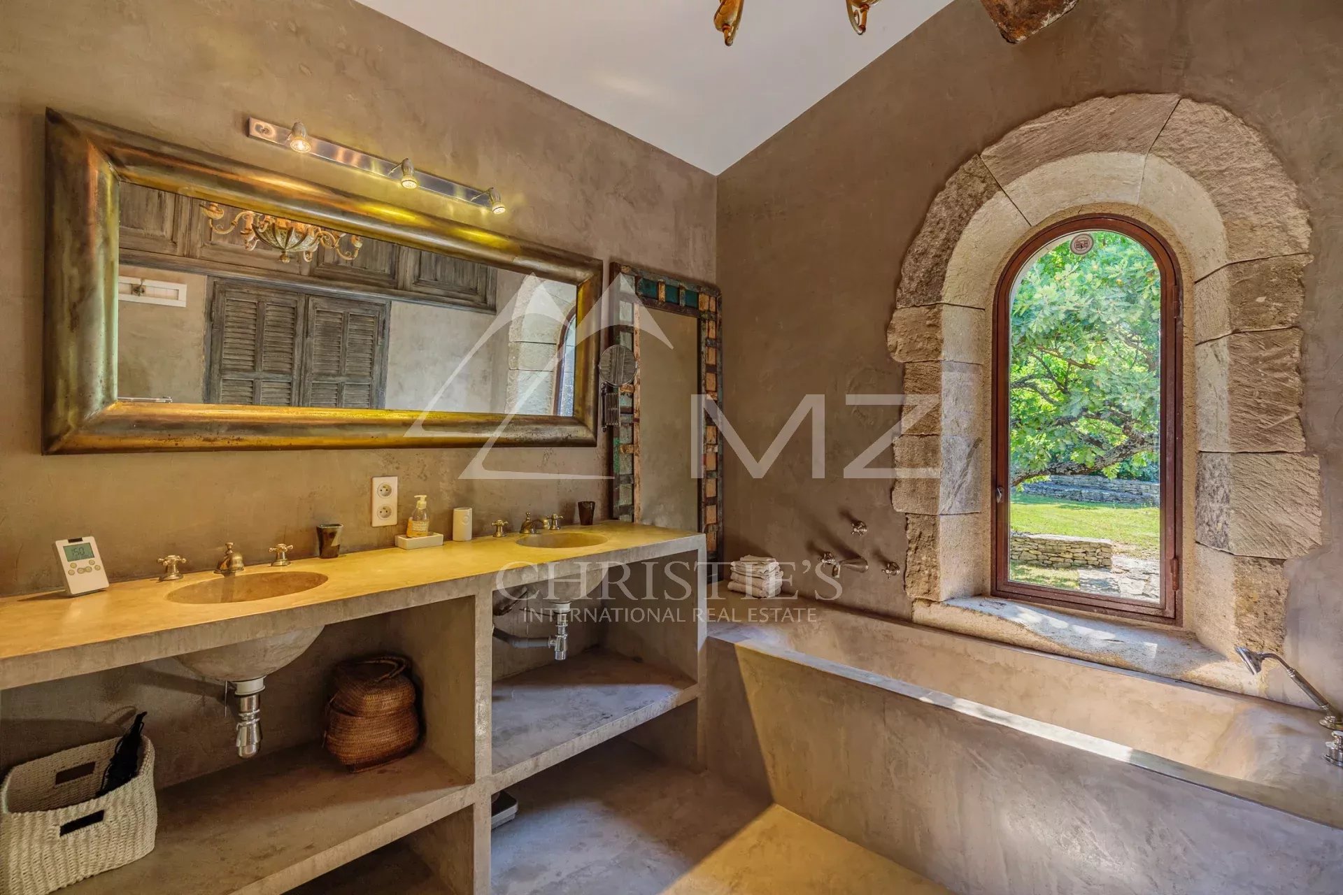 Gordes - Beautiful renovated farmhouse with open view